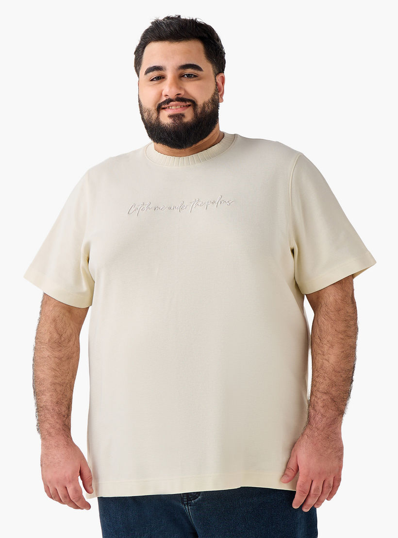 تيشيرت رجالي منقوش بياقة ضيقة وأكمام قصيرة-men-clothing-tshirtsandpolos-tshirts-image-5