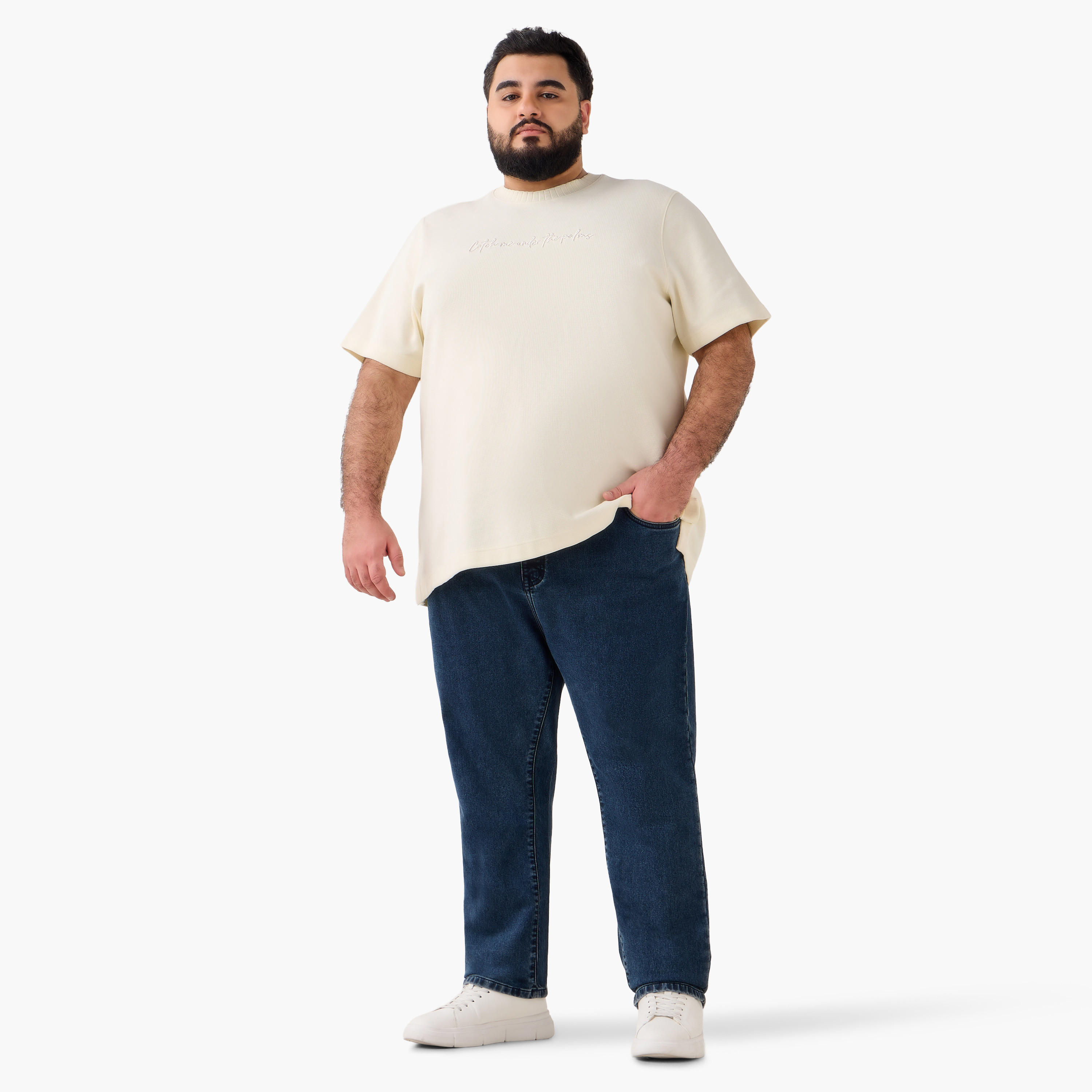 تيشيرت رجالي منقوش بياقة ضيقة وأكمام قصيرة-men-clothing-tshirtsandpolos-tshirts-image-4