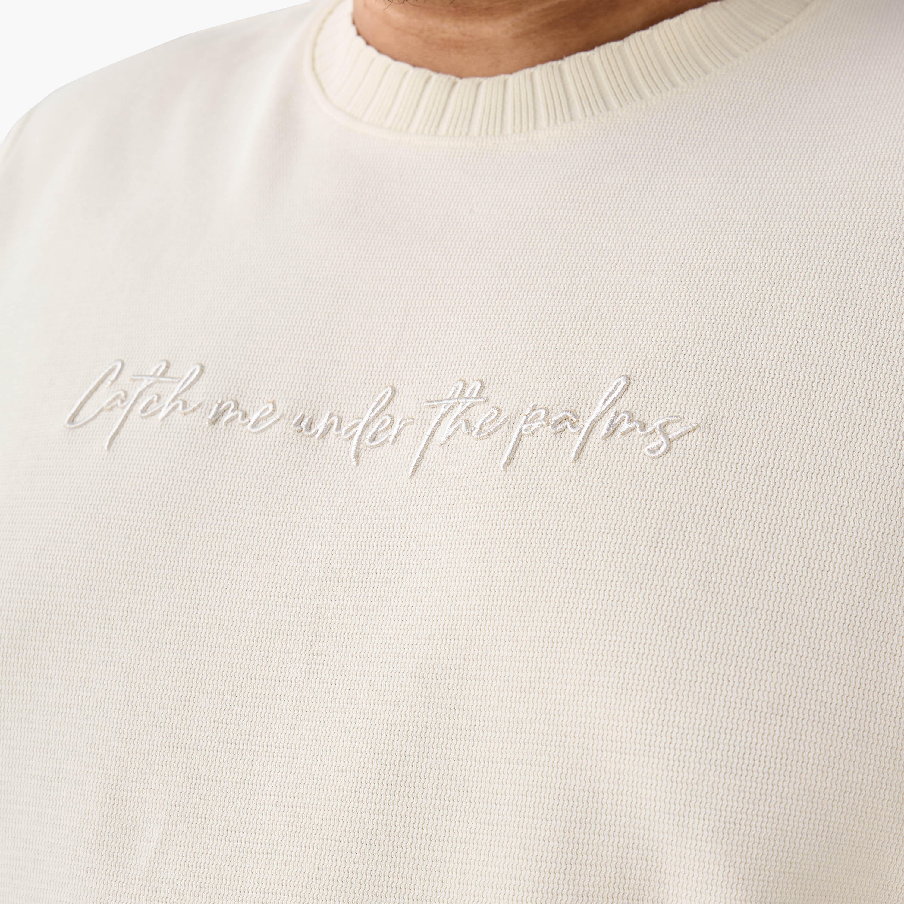 تيشيرت رجالي منقوش بياقة ضيقة وأكمام قصيرة-men-clothing-tshirtsandpolos-tshirts-image-1
