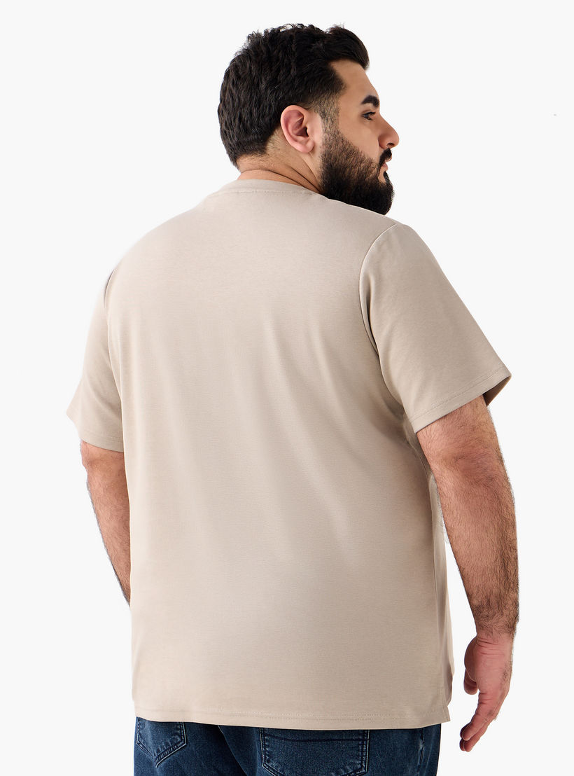 Men Regular Fit Crew Neck Short Sleeves Tonal Embroidered T-shirt-men-clothing-tshirtsandpolos-tshirts-image-5