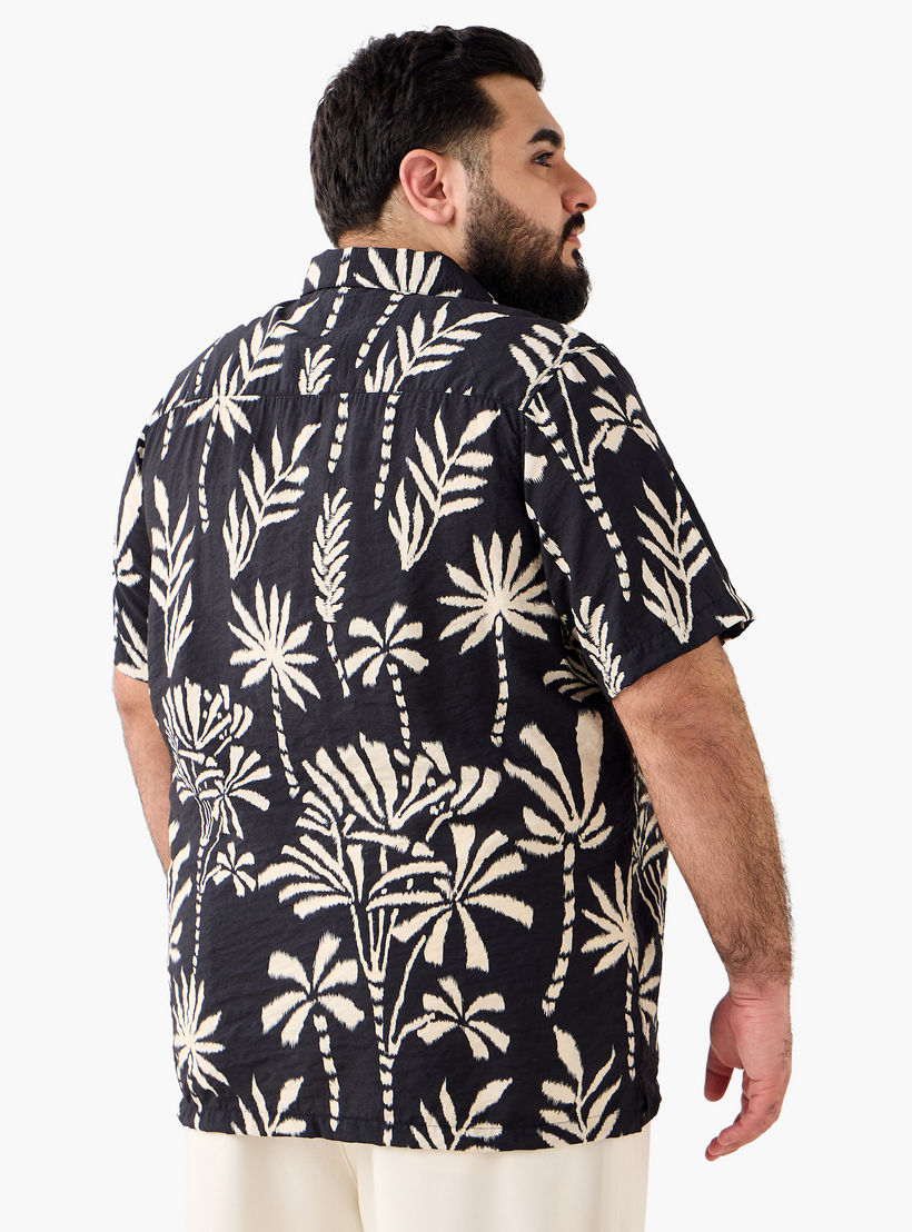 قميص رجالي بطبعات وياقة كامب وأكمام قصيرة-men-clothing-shirts-image-3