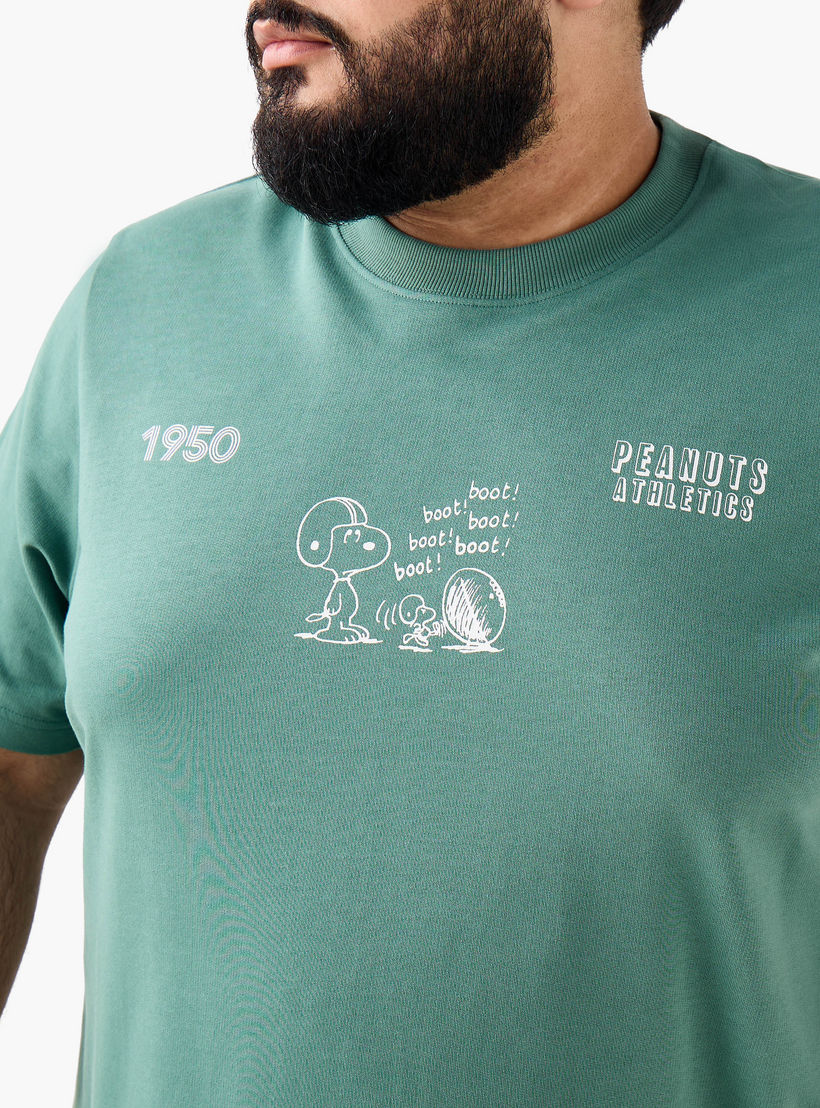 تيشيرت رجالي بقصة عادية وطبعات بيناتس وياقة ضيقة وأكمام قصيرة-men-clothing-tshirtsandpolos-tshirts-image-7