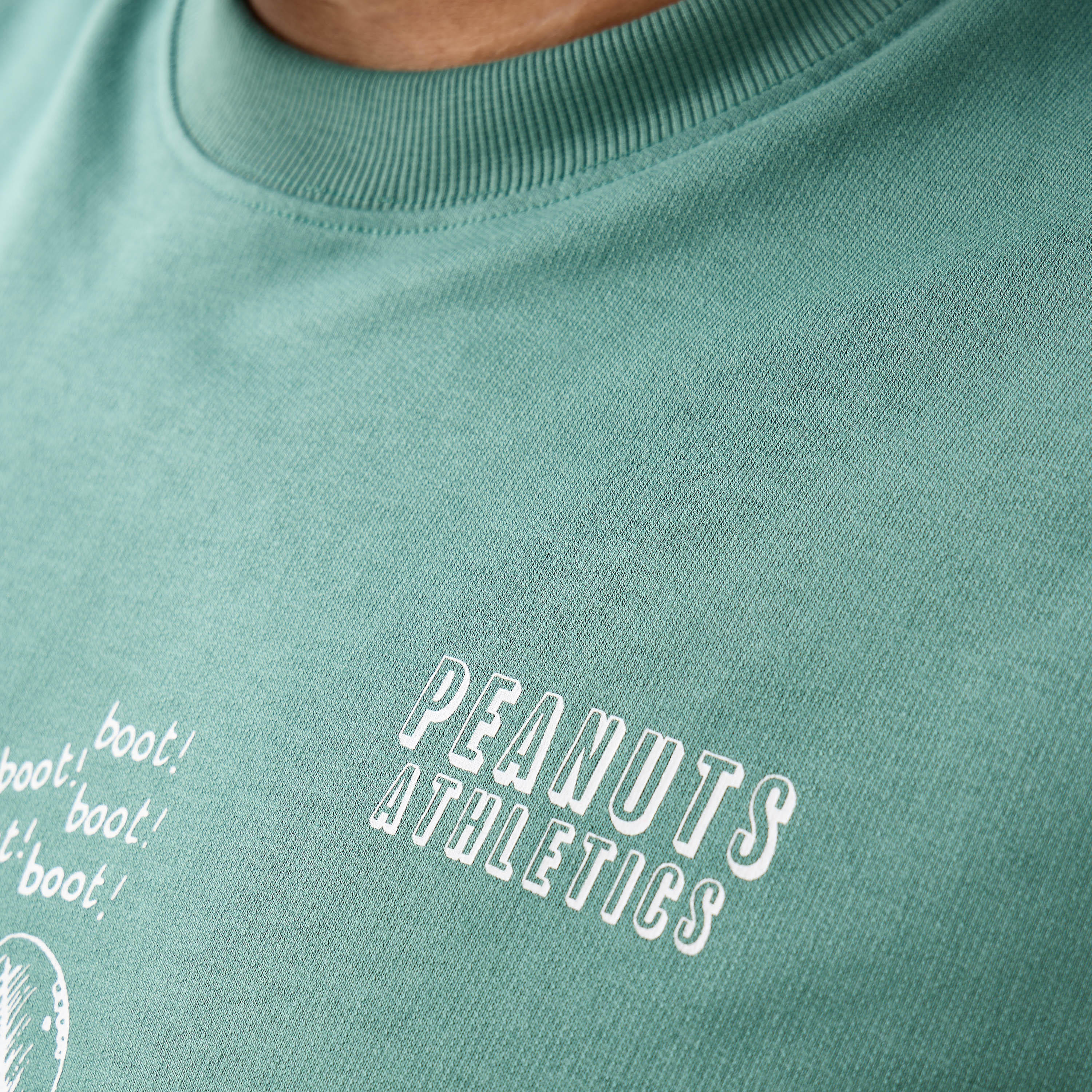 تيشيرت رجالي بقصة عادية وطبعات بيناتس وياقة ضيقة وأكمام قصيرة-men-clothing-tshirtsandpolos-tshirts-image-8