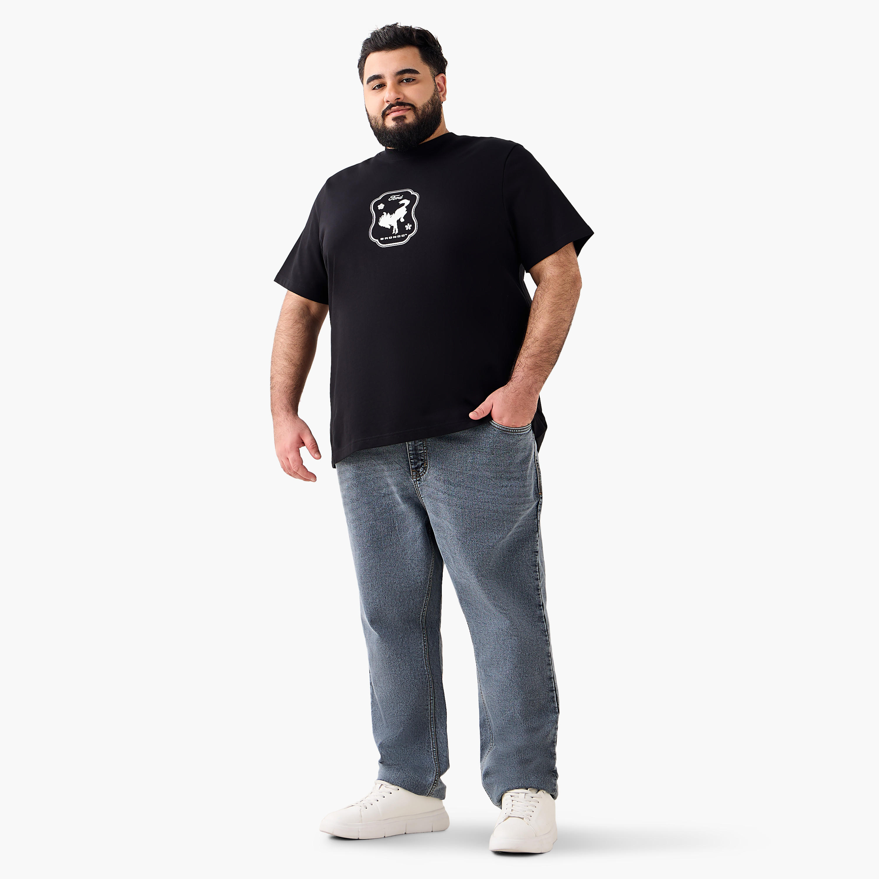 تيشيرت بقصة عادية وياقة ضيقة وأكمام قصيرة وطبعات للرجال-men-clothing-tshirtsandpolos-tshirts-image-3