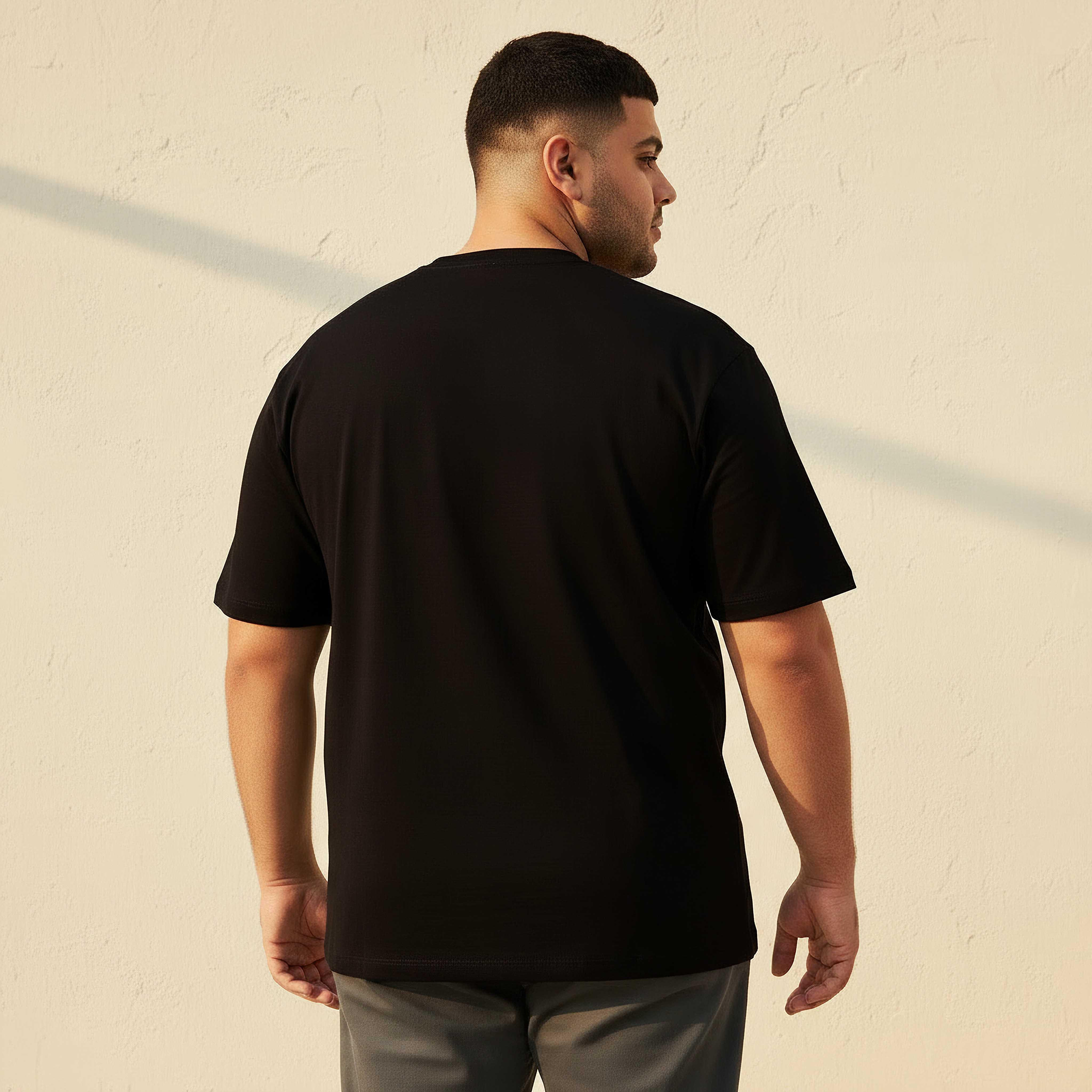 تيشيرت بقصة عادية وياقة مستديرة وأكمام قصيرة وطبعات للرجال-men-clothing-tshirtsandpolos-tshirts-image-1