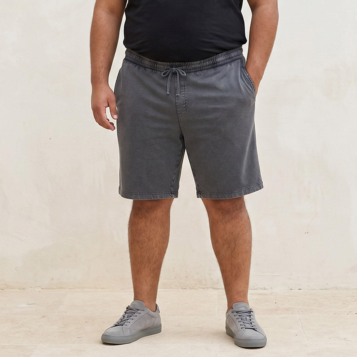 شورت قطن مقاس كبير بقصة عادية من سبلاش ماكسيم-men-clothing-bottoms-shorts-image-1