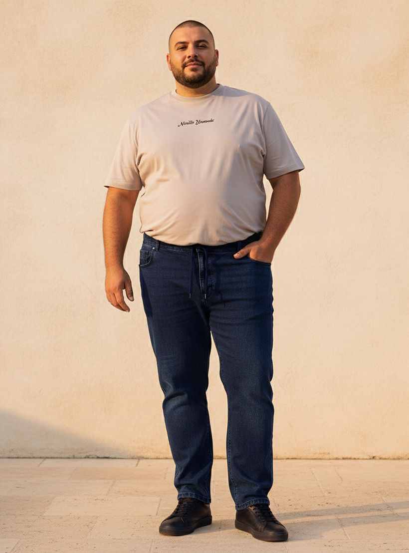 بنطلون جينز بقصّة عادية ورباط خصر مرن للرجال-men-clothing-jeans-image-3