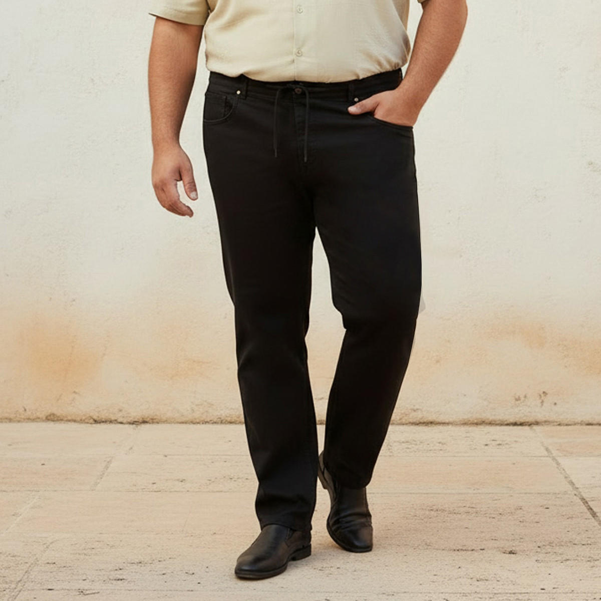بنطلون جينز رجالي بقصة عادية وخصر مرن ورباط-men-clothing-bottoms-jeans-image-1