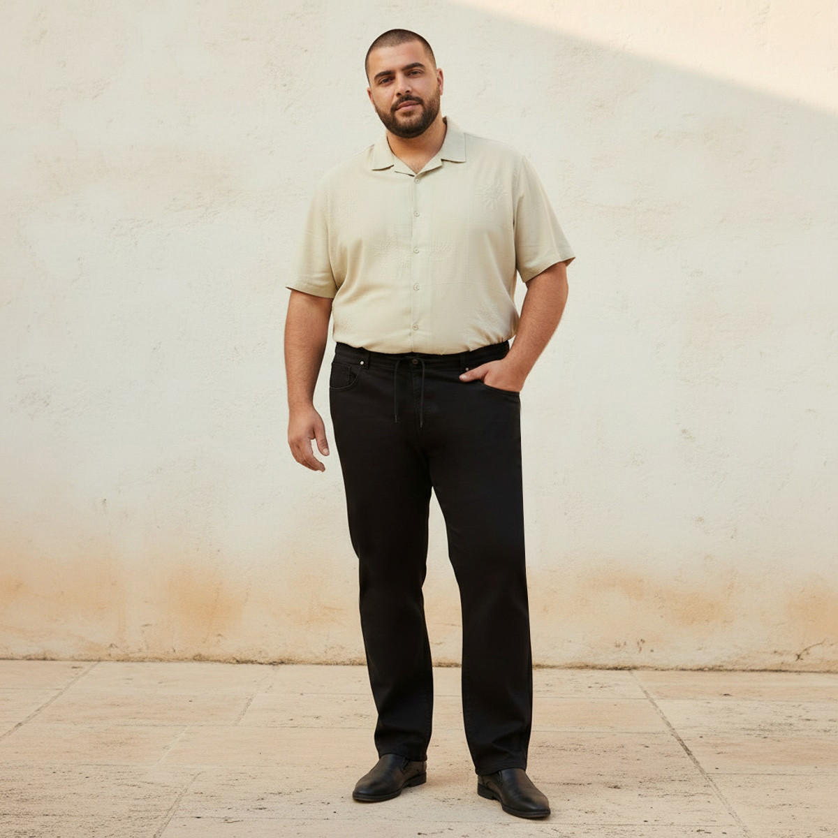 بنطلون جينز رجالي بقصة عادية وخصر مرن ورباط-men-clothing-bottoms-jeans-image-3