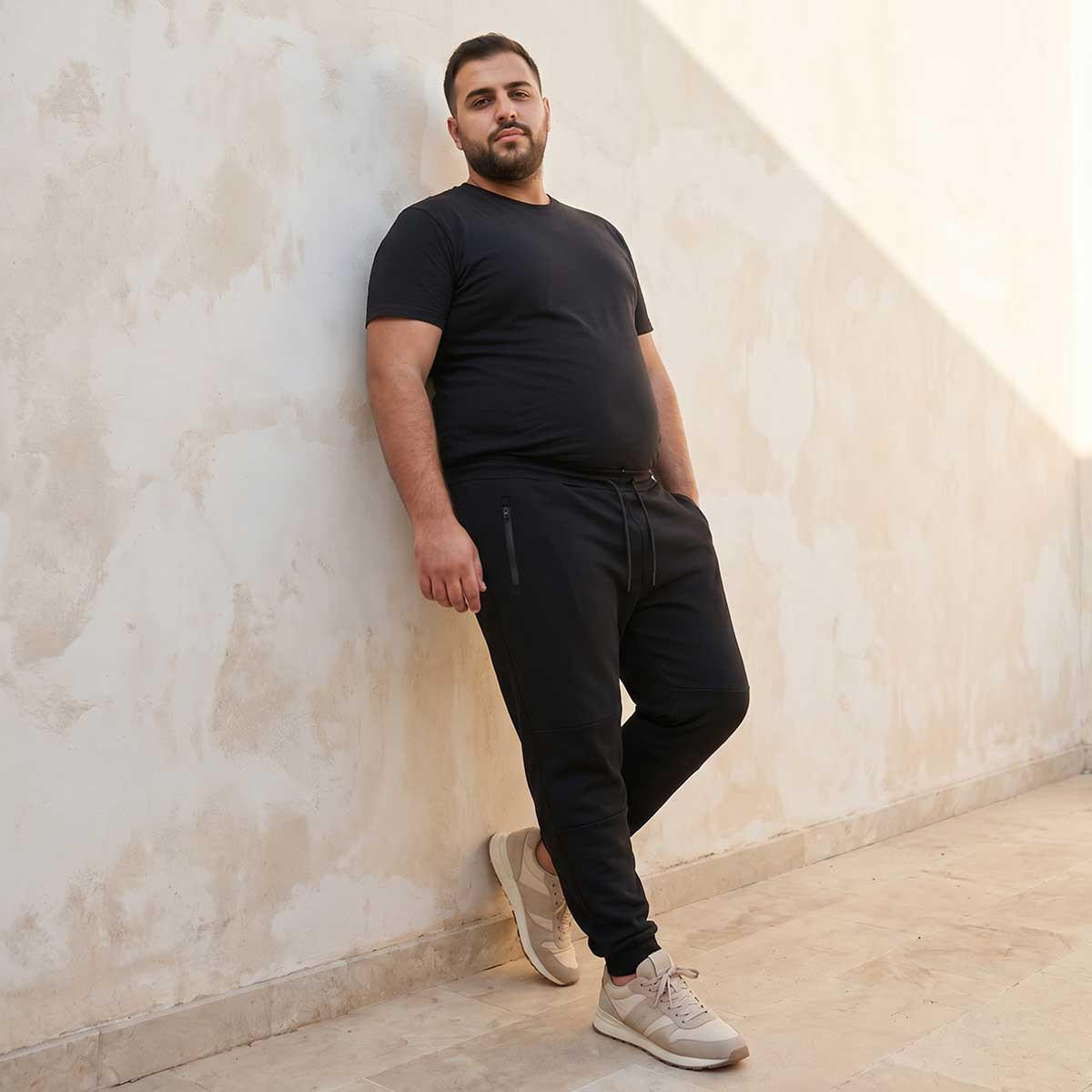 بنطلون رياضي بقصّة مريحة ورباط إغلاق وتفاصيل مقصوصة ومخيطة للرجال-men-clothing-bottoms-joggers-image-3