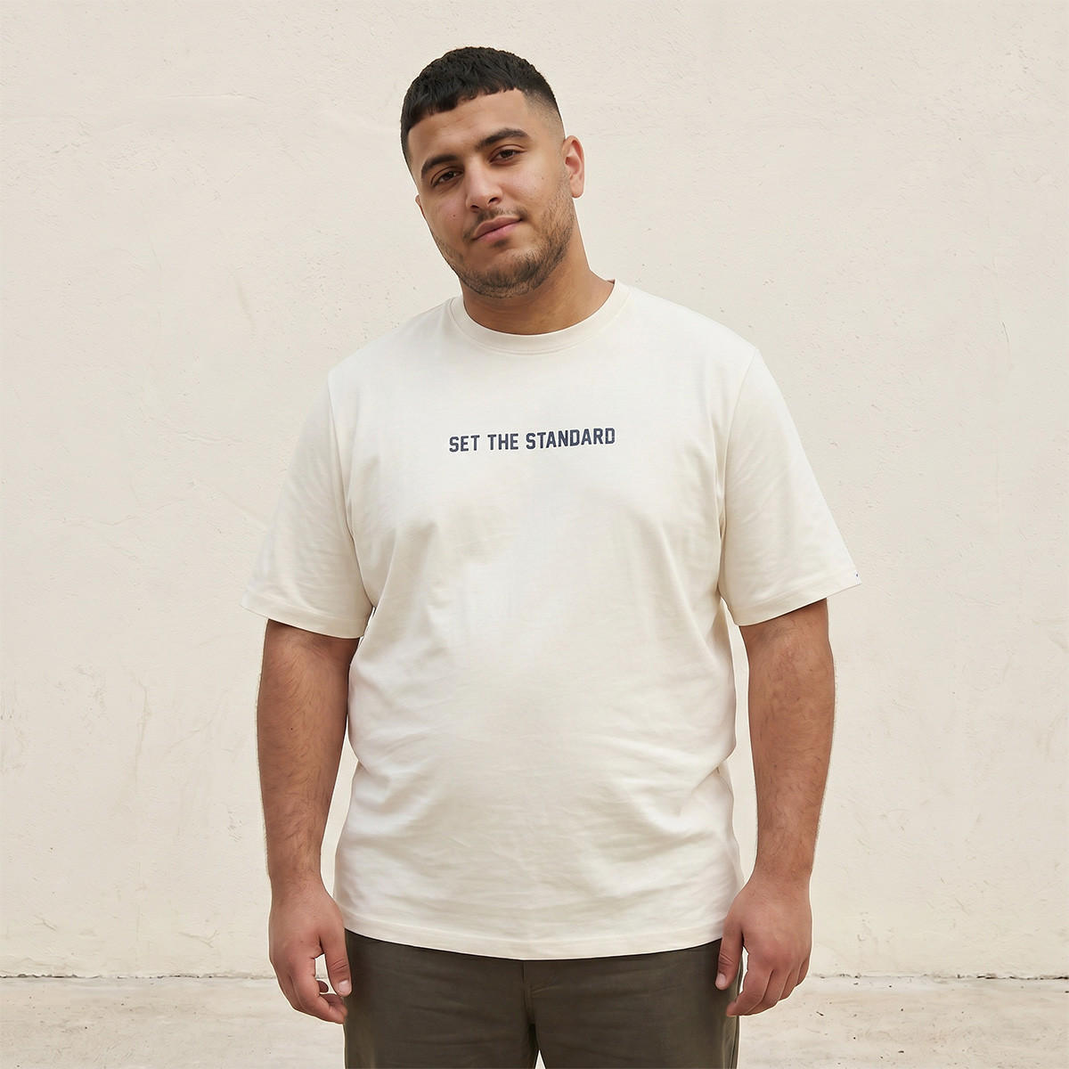 تيشيرت بأكمام قصيرة ورقبة ضيقة وطبعات شعار مقاس كبير من سبلاش ماكسيم-men-clothing-tshirtsandpolos-tshirts-image-1