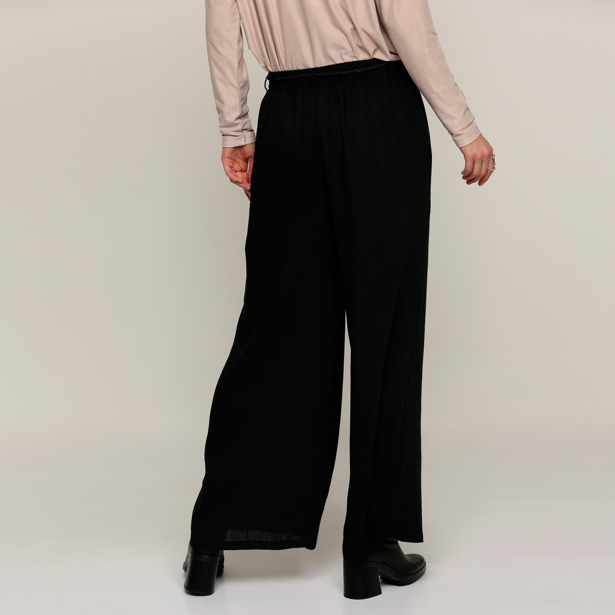 بنطال بالازو طويل بخصر مطّاطي وجيوب-women-clothing-bottoms-trousers-image-2