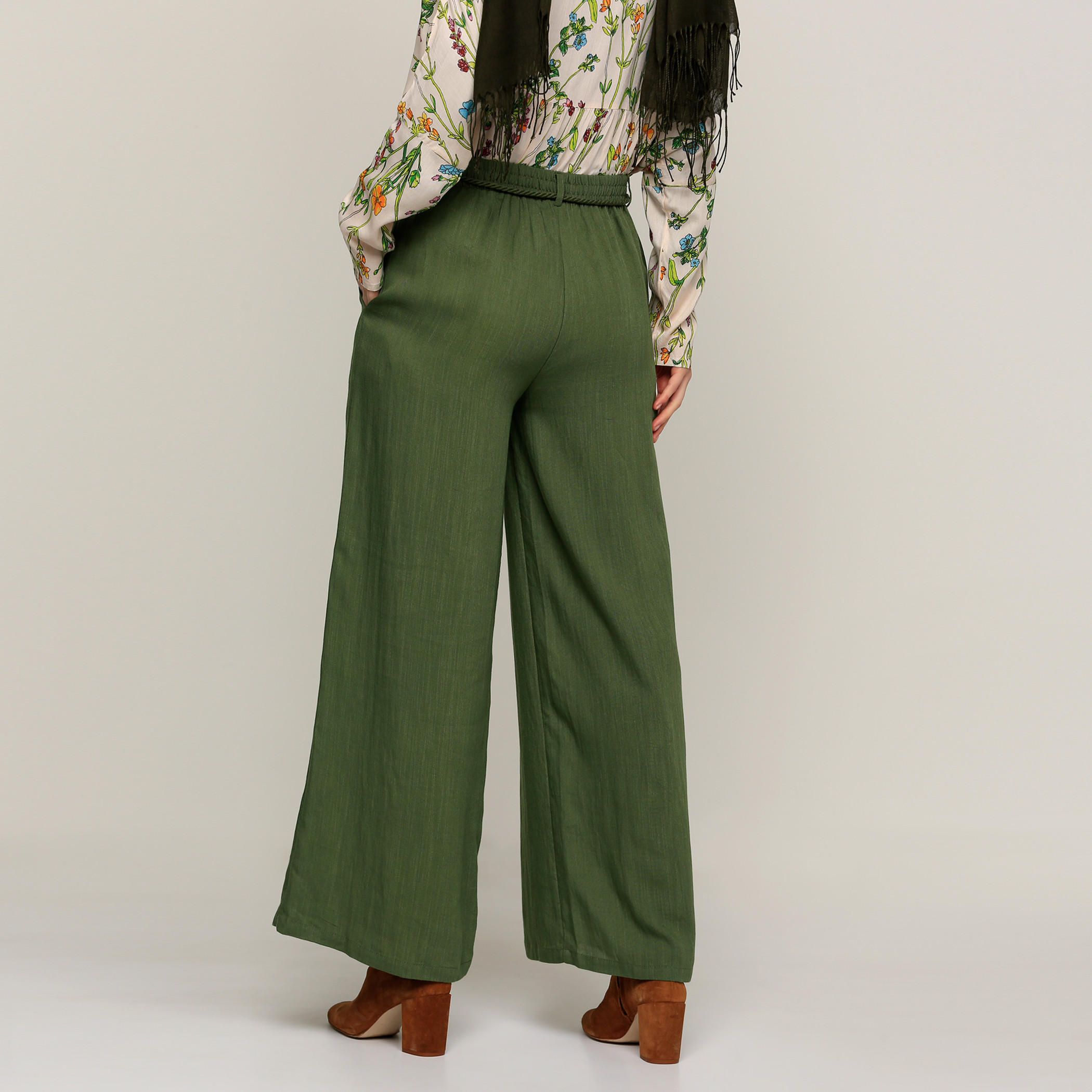 بنطال بالازو طويل بخصر مطّاطي وجيوب-women-clothing-bottoms-trousers-image-2