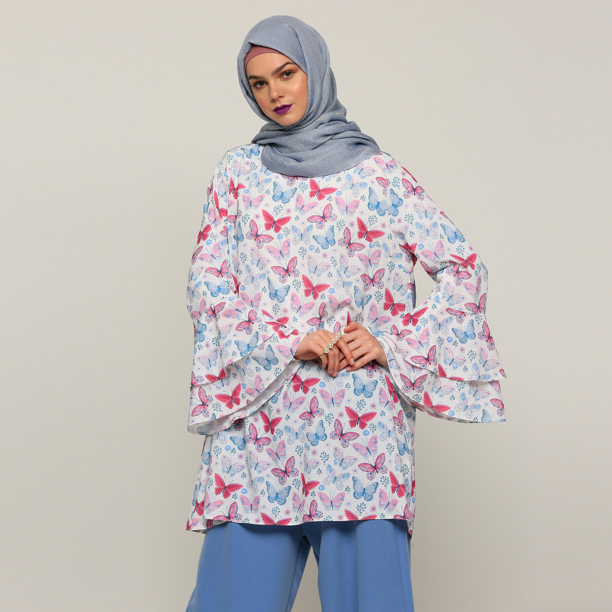 بلوزة بطبعات وأكمام واسعة-women-clothing-shirtsandblouses-blouses-image-5