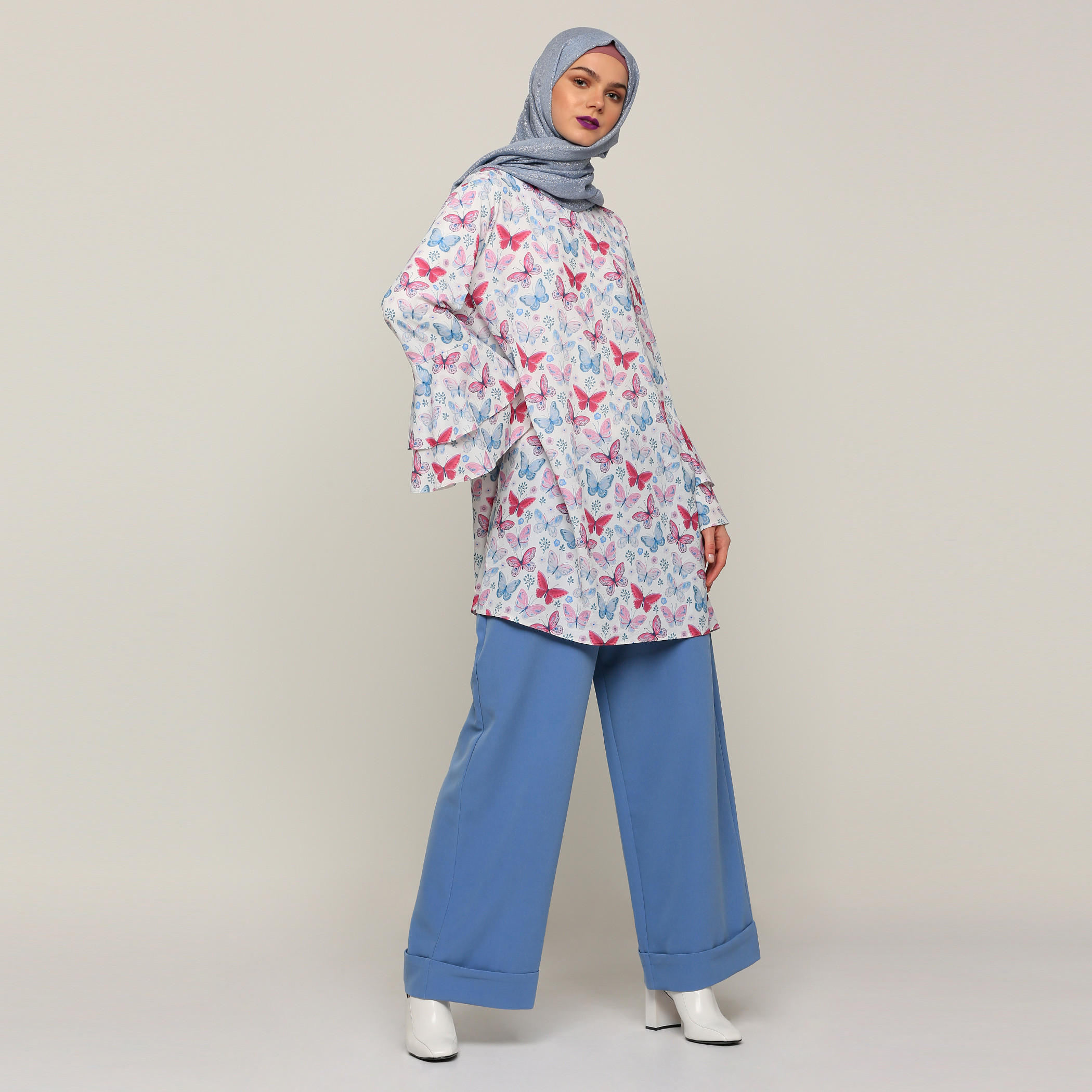 بلوزة بطبعات وأكمام واسعة-women-clothing-shirtsandblouses-blouses-image-1