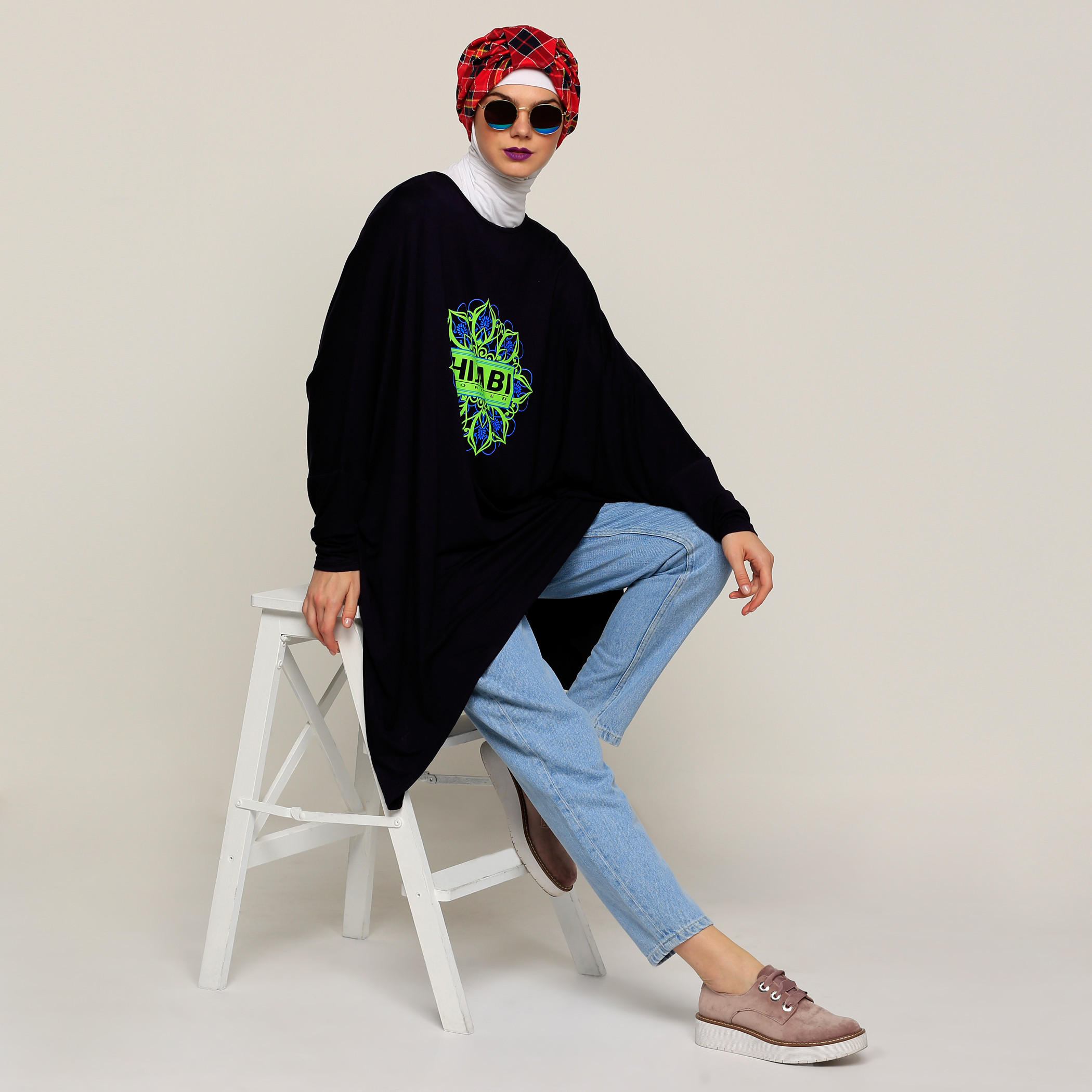 بلوزة بطبعات وياقة مستديرة وأكمام طويلة-women-clothing-shirtsandblouses-blouses-image-1