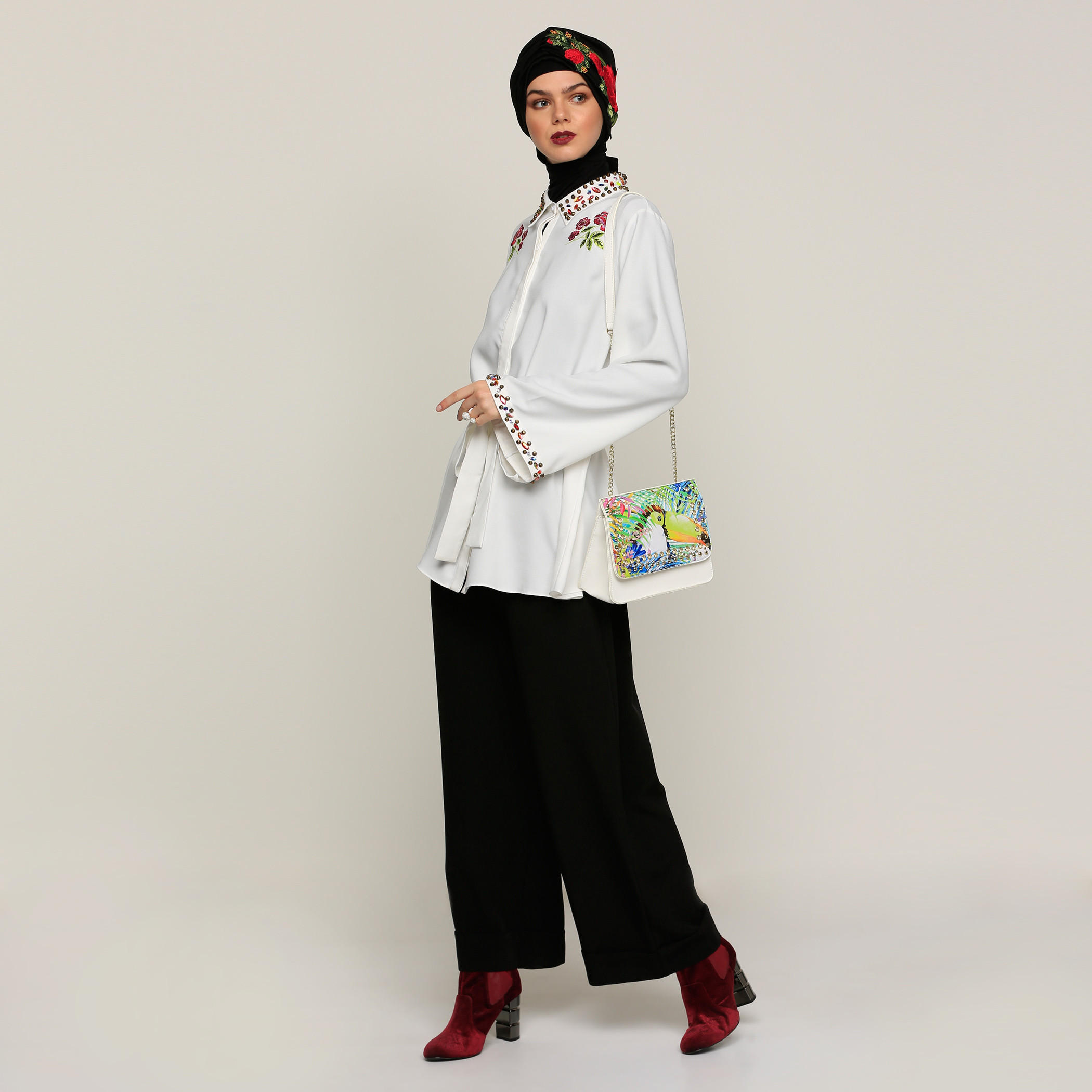 بلوزة بتزيينات وأكمام طويلة وحزام رباط-women-clothing-shirtsandblouses-blouses-image-5