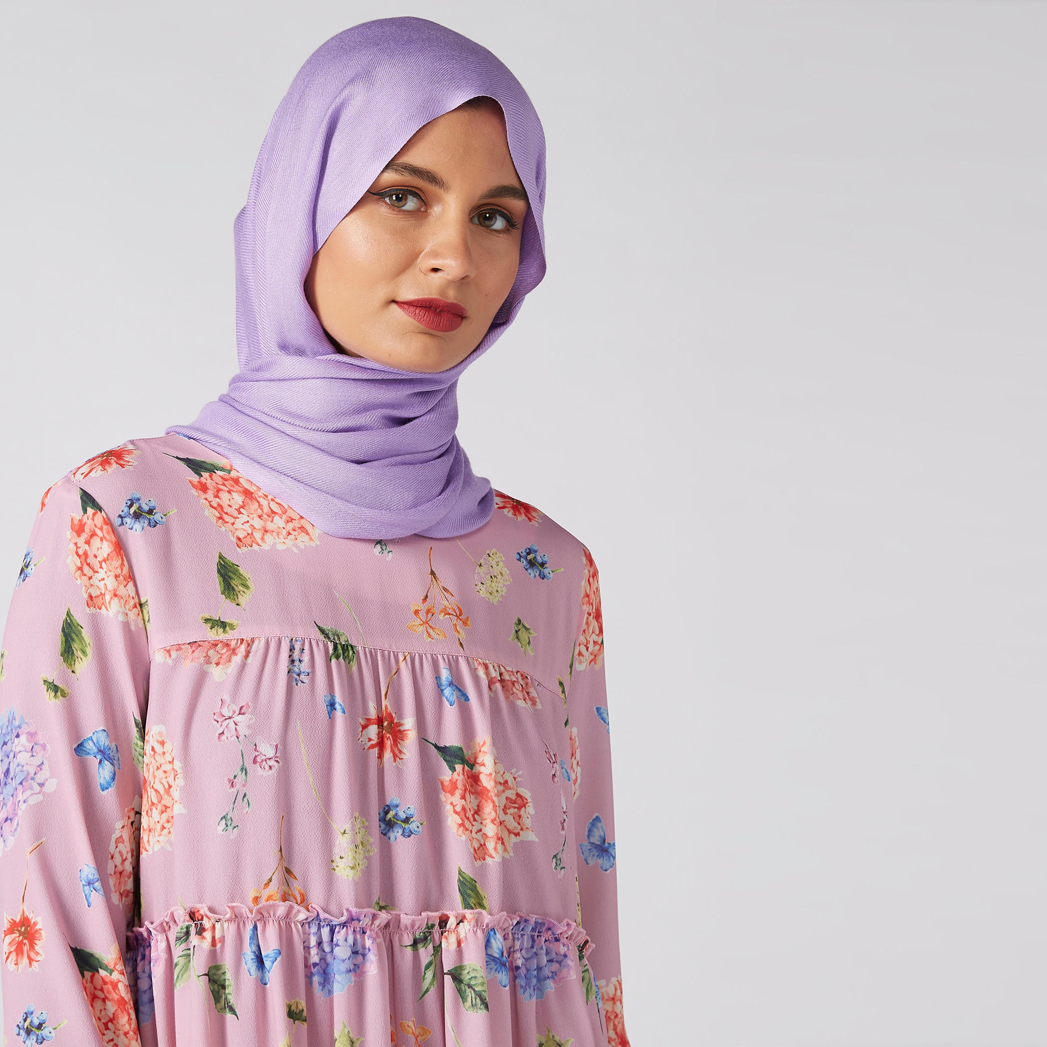 بلوزة بأكمام طويلة وتفاصيل كشكش وطبعات-women-clothing-shirtsandblouses-blouses-image-2