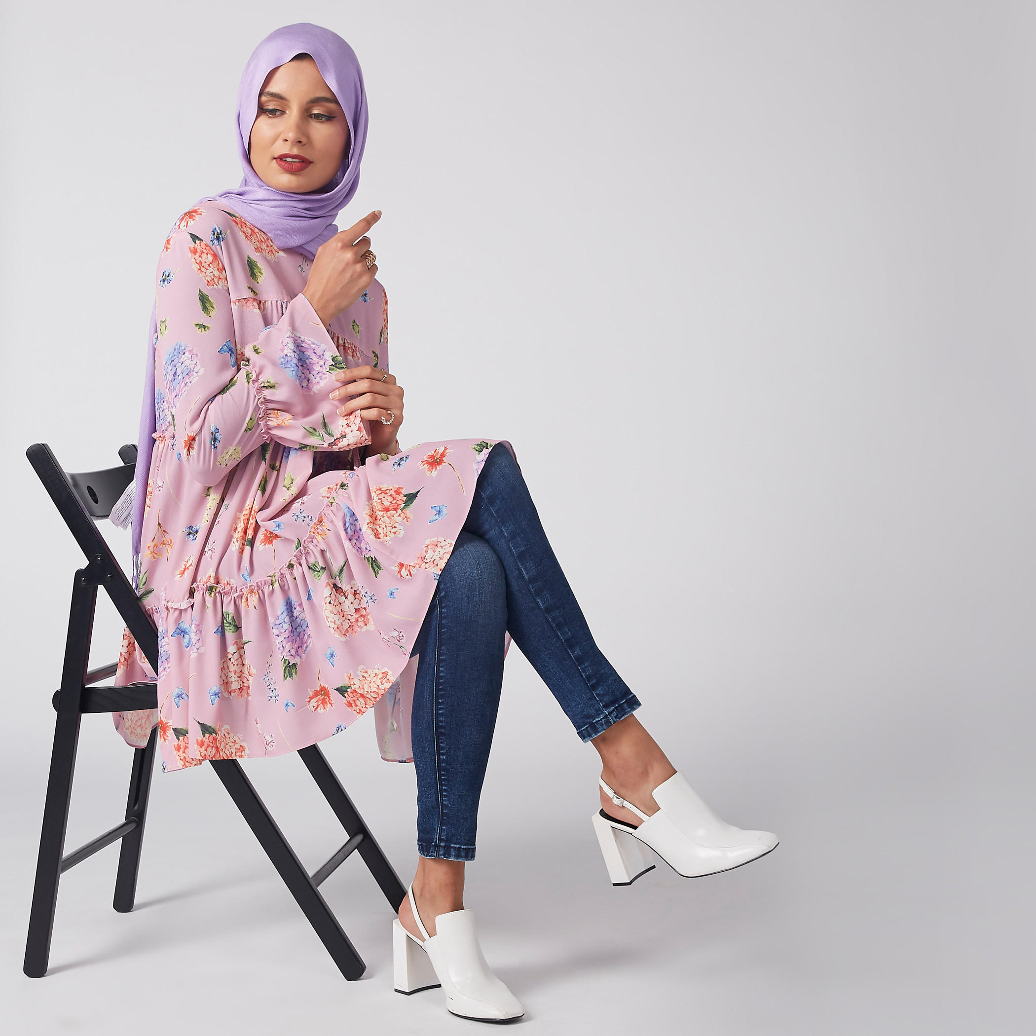 بلوزة بأكمام طويلة وتفاصيل كشكش وطبعات-women-clothing-shirtsandblouses-blouses-image-4