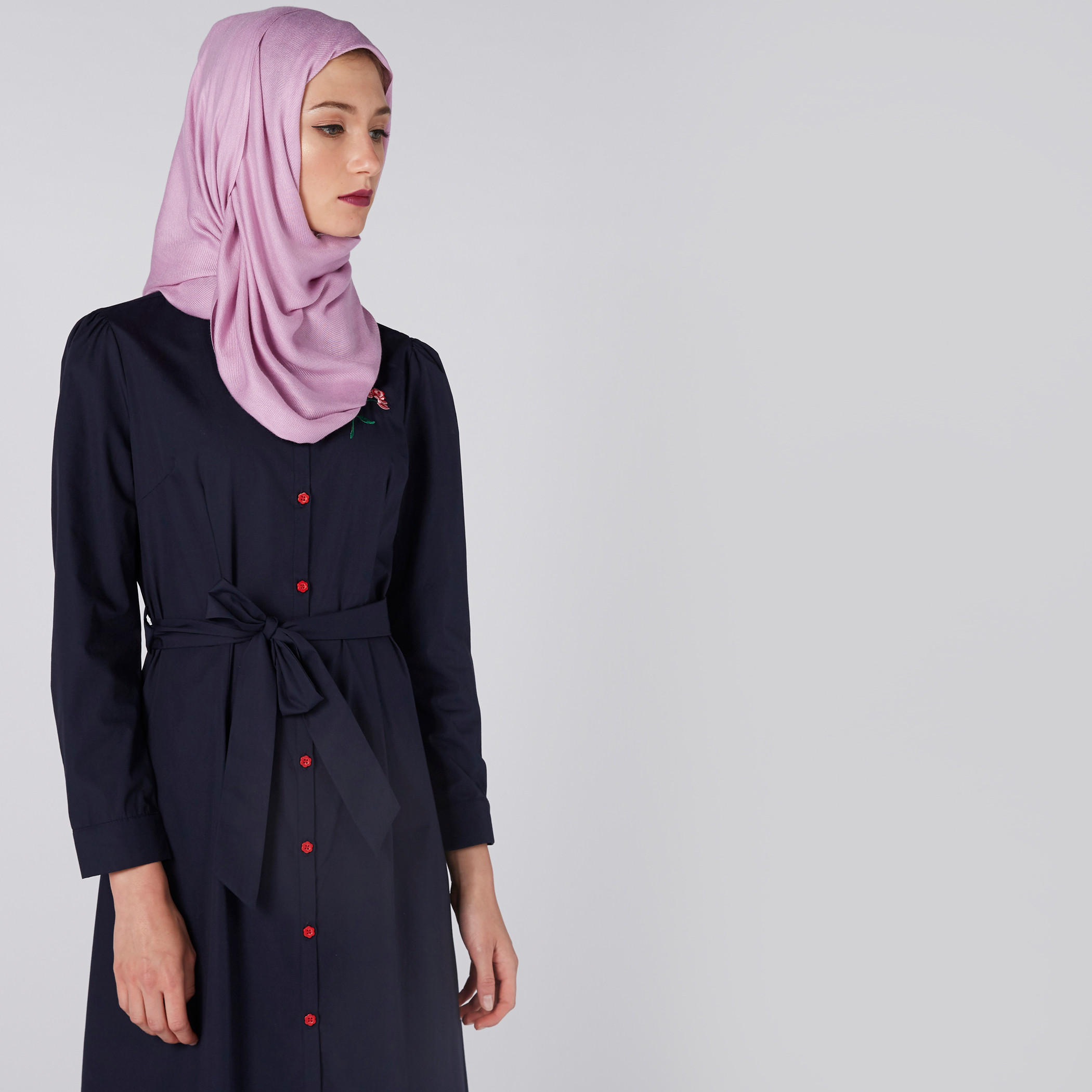 عباية مطرزة بأكمام طويلة وأربطة-women-arabicclothing-abayas-image-1