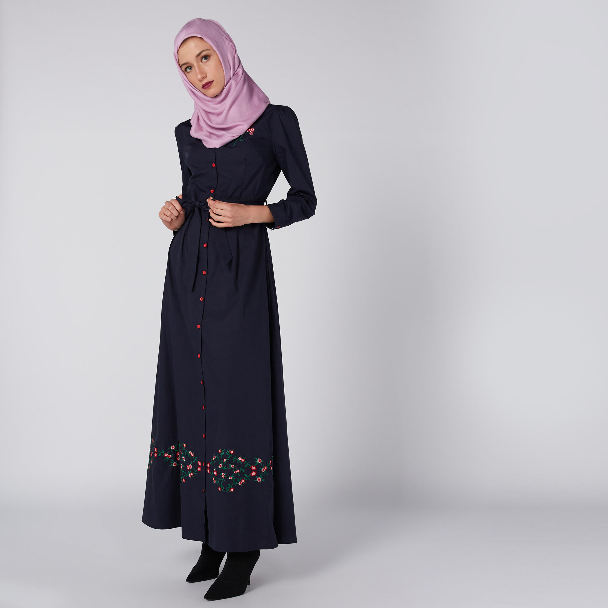 عباية مطرزة بأكمام طويلة وأربطة-women-arabicclothing-abayas-image-2