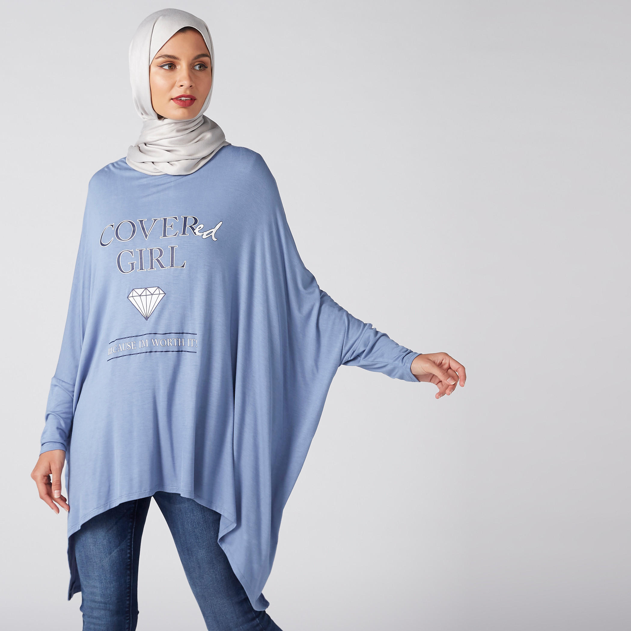 بلوزة بحواف غير مستوية وأكمام طويلة وطبعات-women-clothing-tshirts-image-1