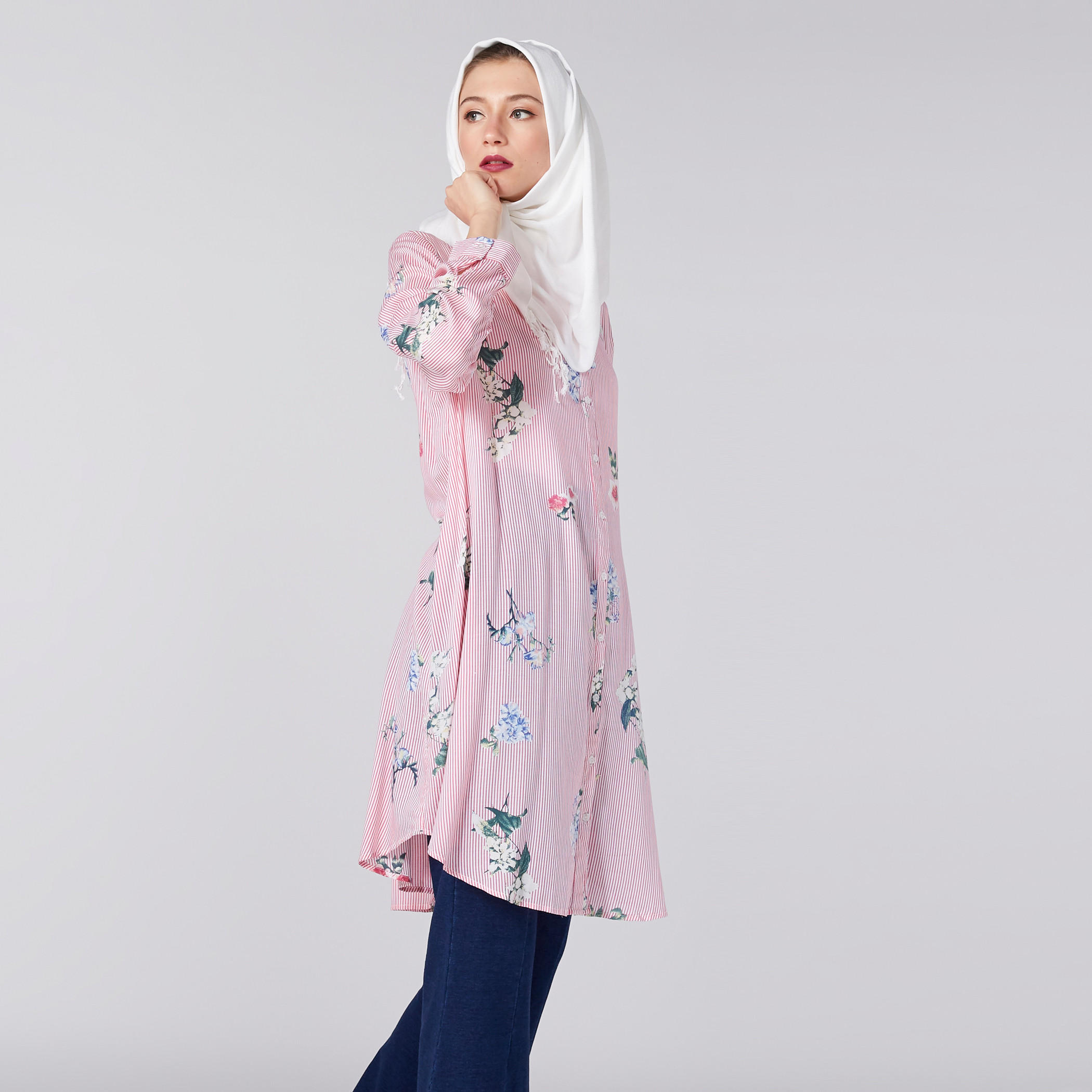 عباية بطبعات زهرية وأكمام طويلة وأزرار-women-clothing-shirtsandblouses-blouses-image-1