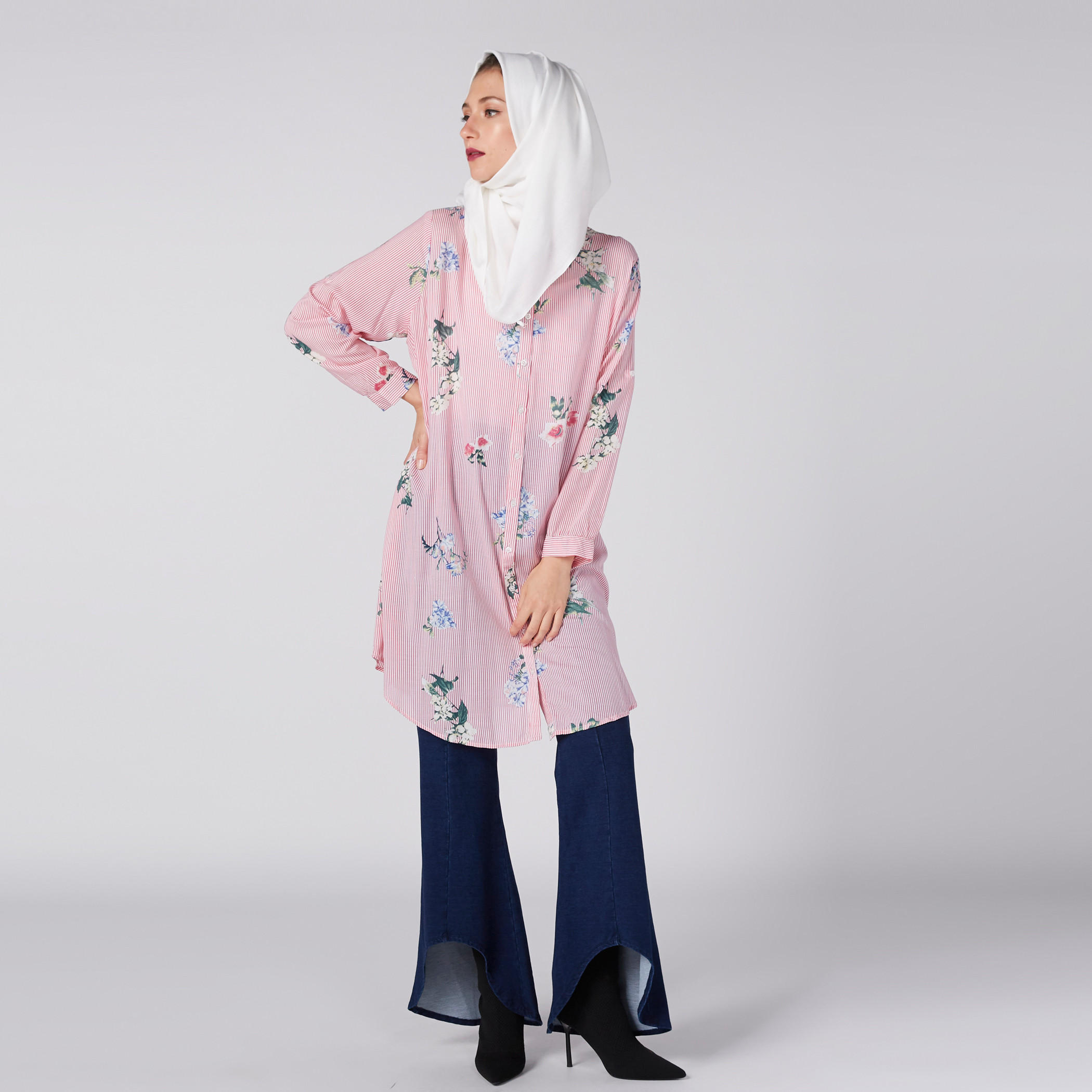 عباية بطبعات زهرية وأكمام طويلة وأزرار-women-clothing-shirtsandblouses-blouses-image-2
