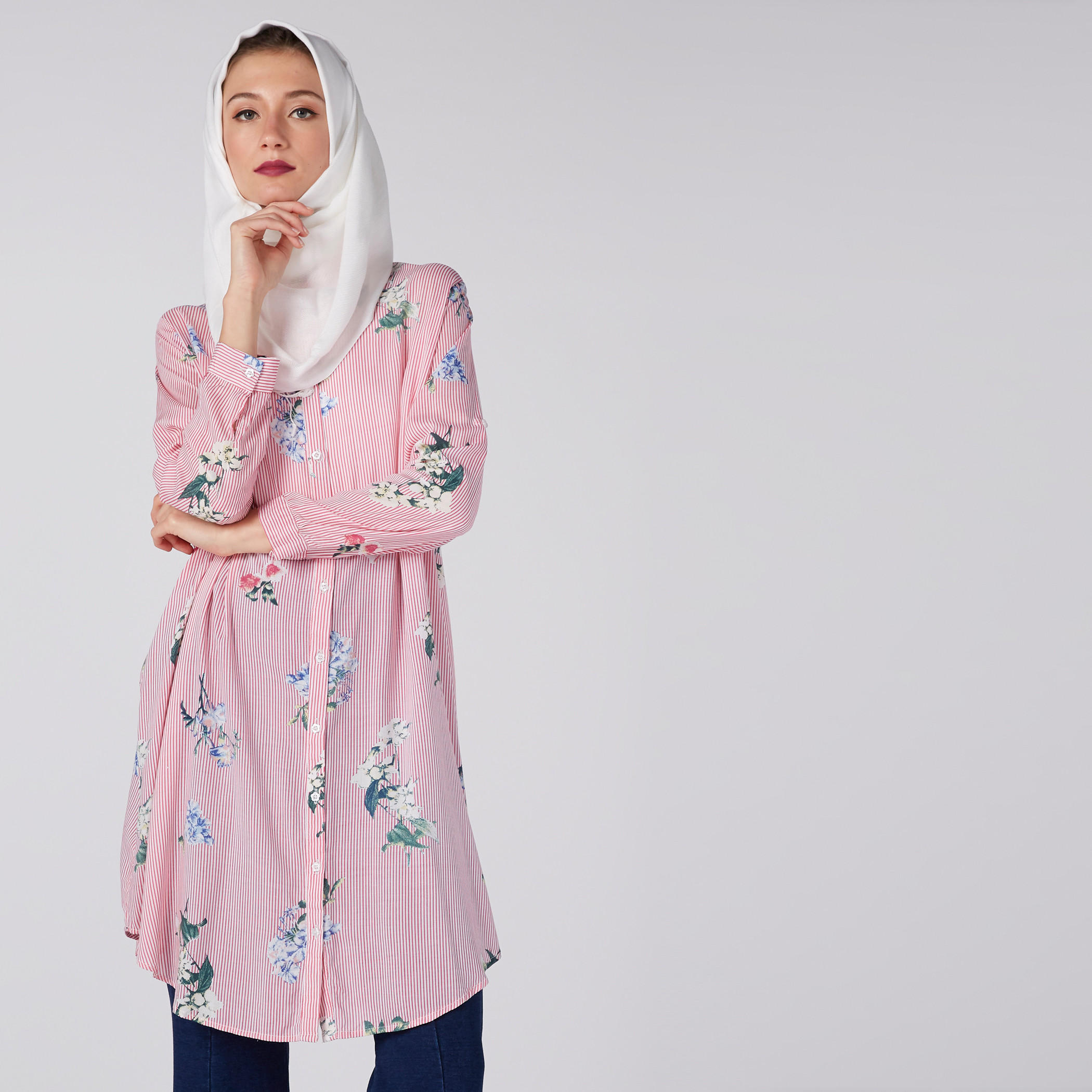 عباية بطبعات زهرية وأكمام طويلة وأزرار-women-clothing-shirtsandblouses-blouses-image-3