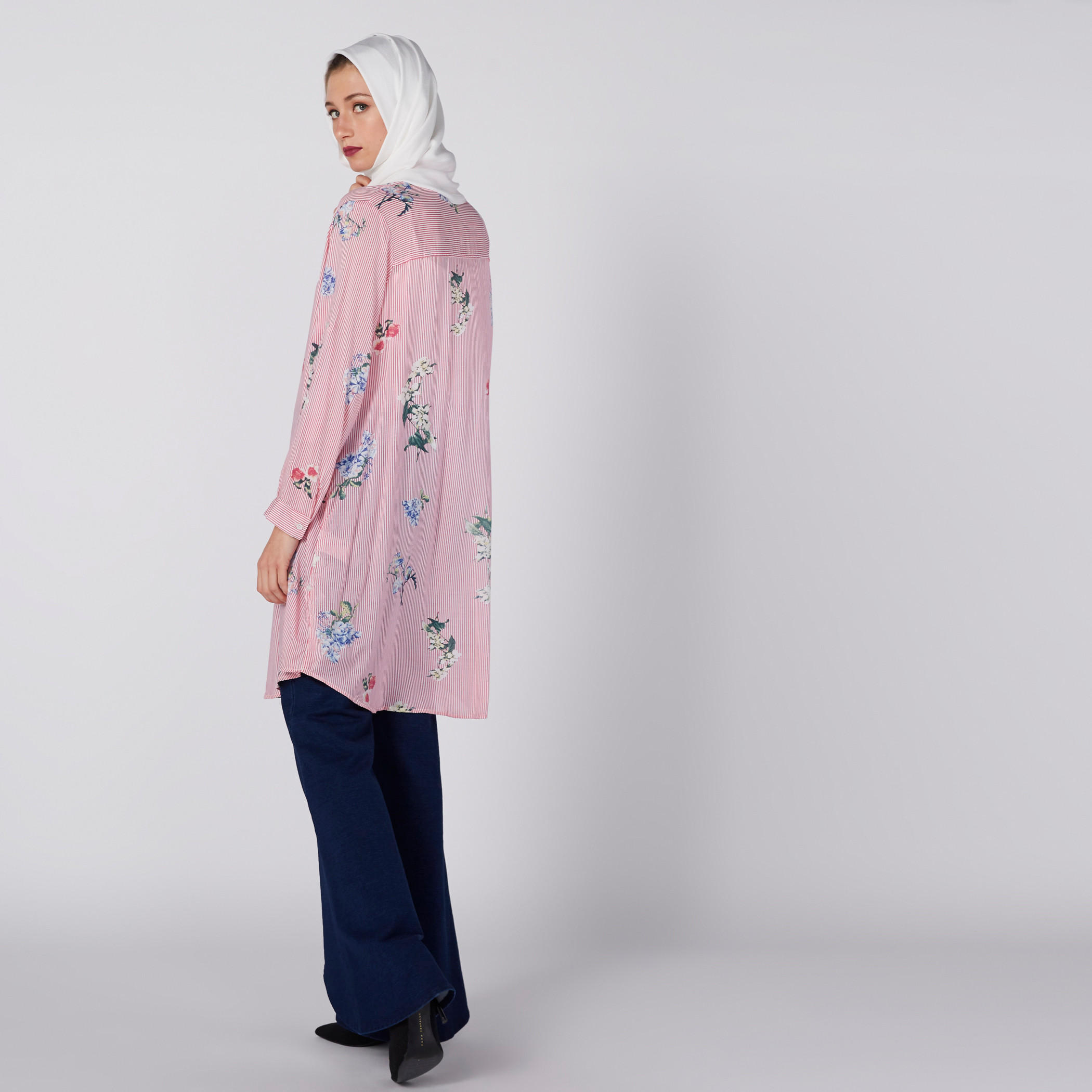 عباية بطبعات زهرية وأكمام طويلة وأزرار-women-clothing-shirtsandblouses-blouses-image-4