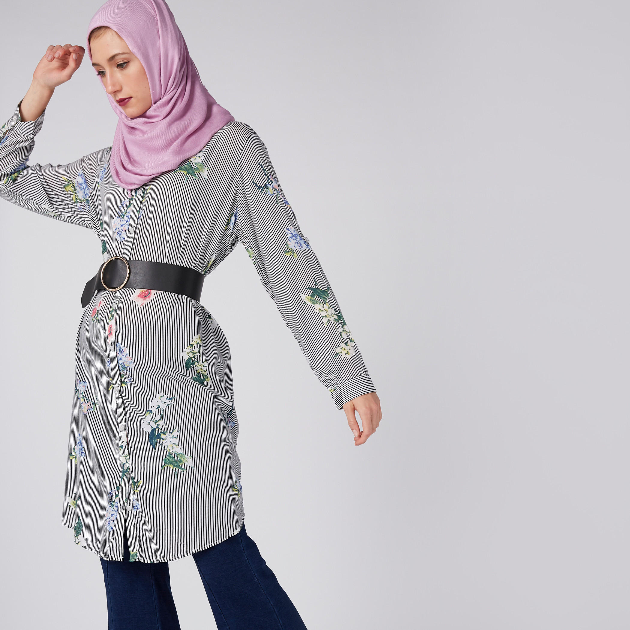 عباية بطبعات زهرية وأكمام طويلة وأزرار-women-clothing-shirtsandblouses-blouses-image-3