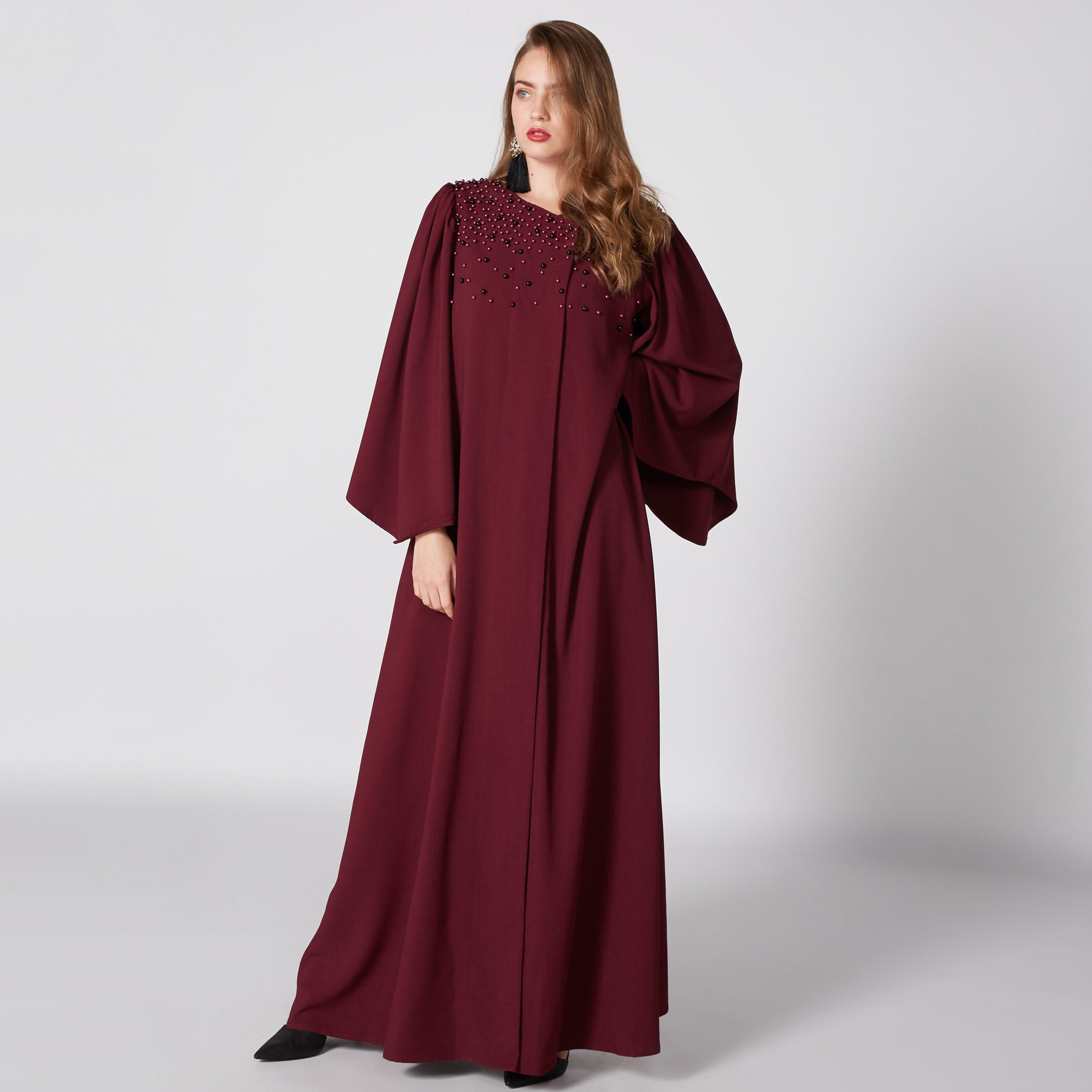عباية مزينة بفتحة وأكمام واسعة-women-arabicclothing-abayas-image-2