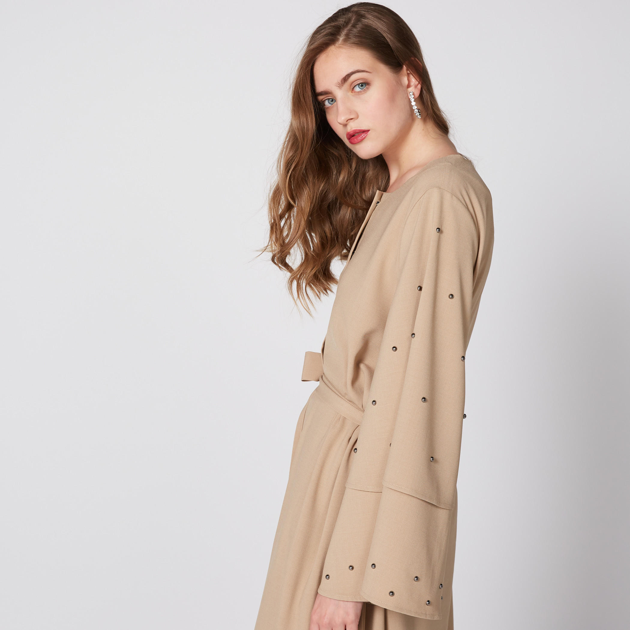 عباية مرصعة بأكمام طويلة وفيونكة-women-arabicclothing-abayas-image-3