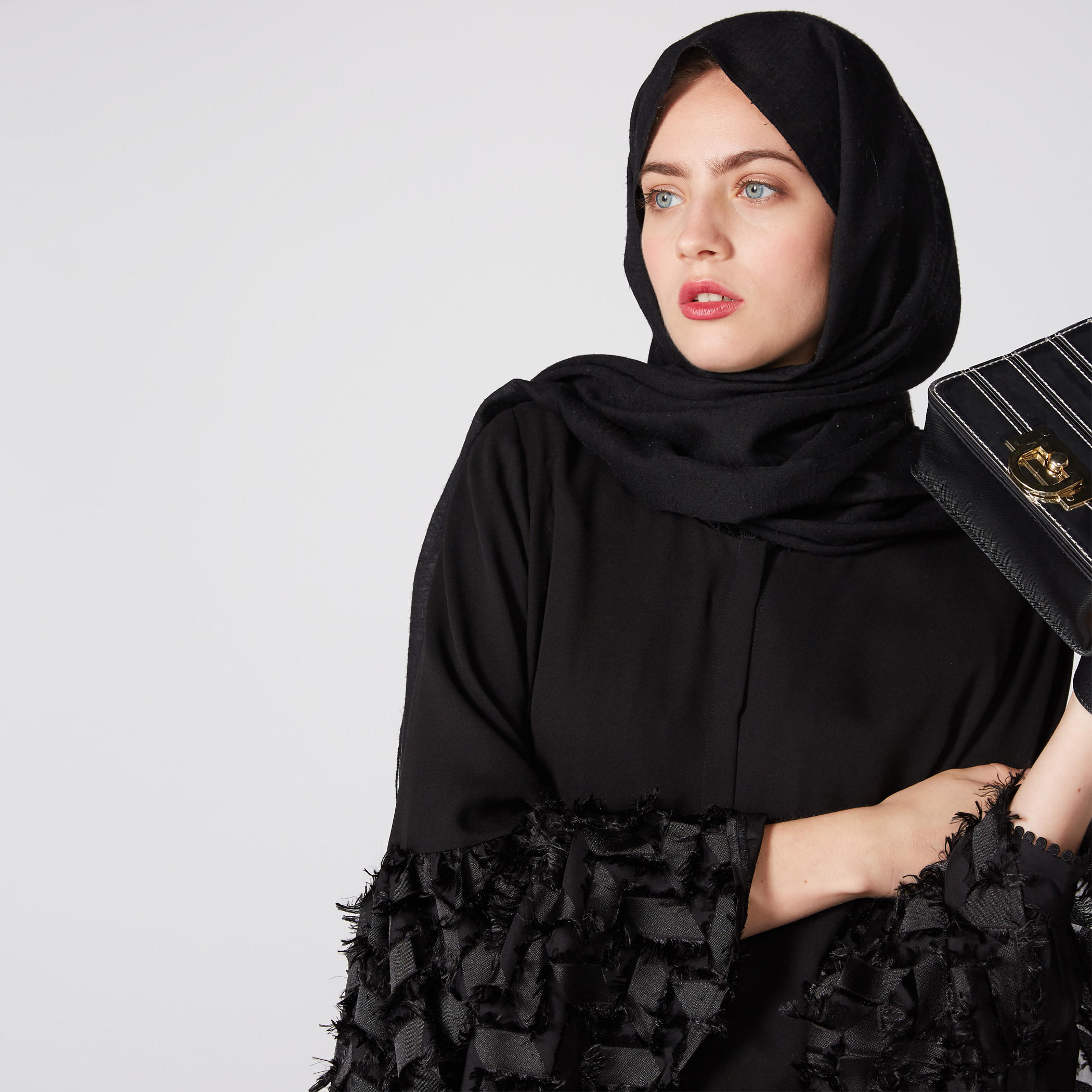 عباية بياقة مستديرة وأكمام واسعة-women-arabicclothing-abayas-image-5
