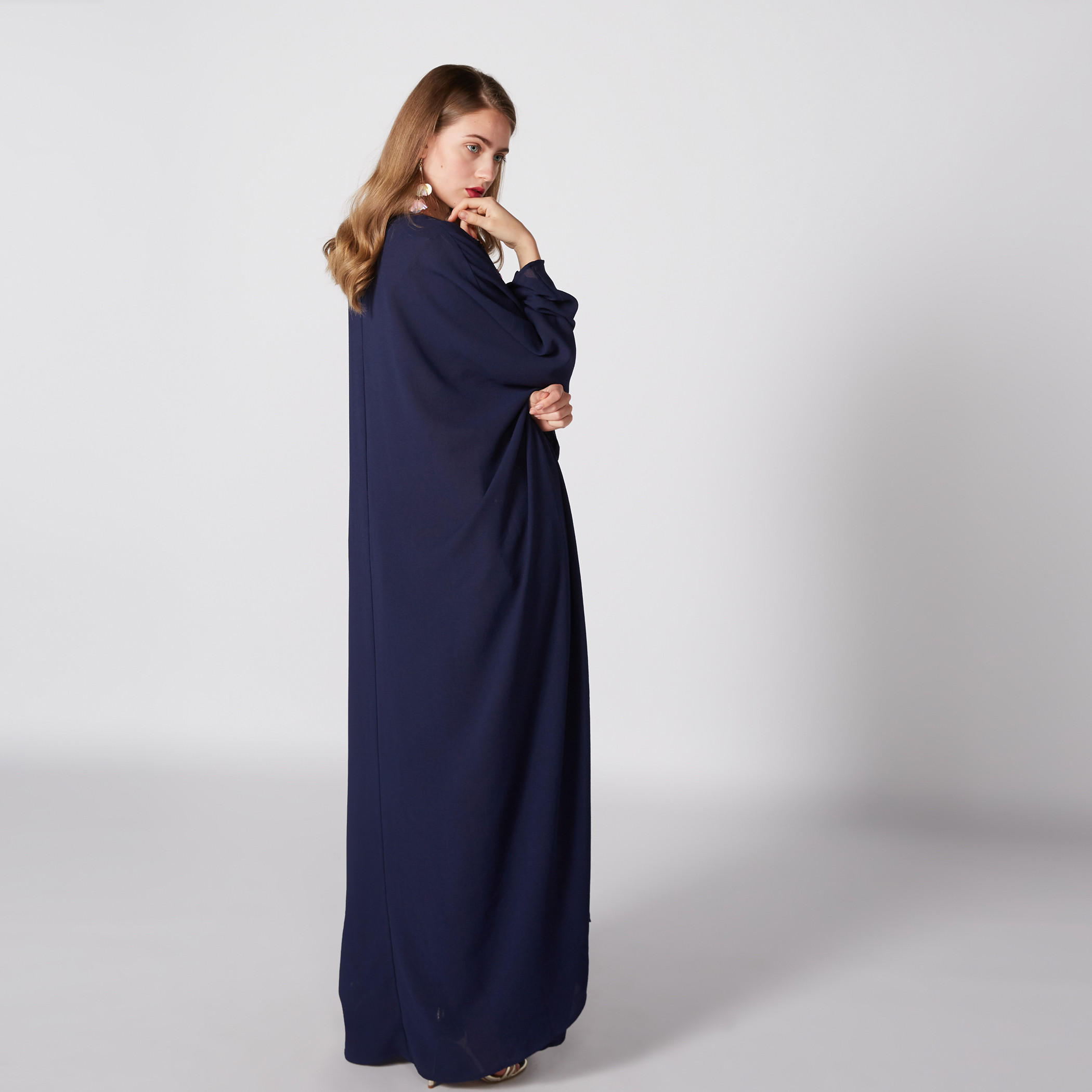 عباية بتفاصيل زهرية وأكمام طويلة-women-arabicclothing-abayas-image-3