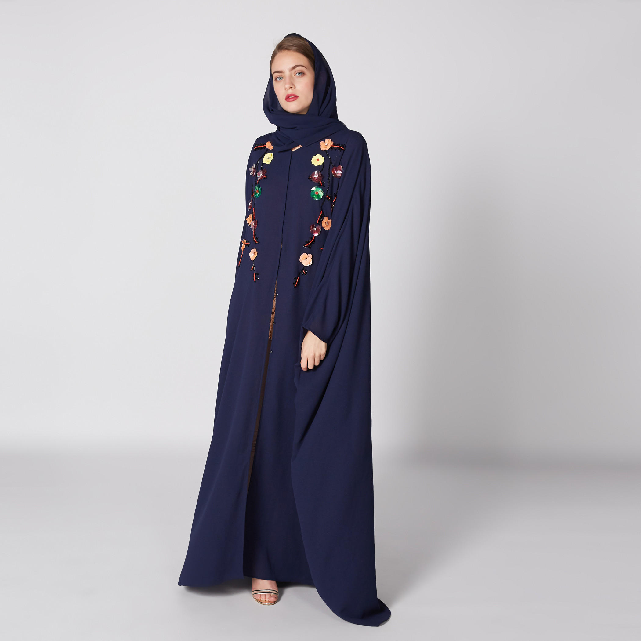 عباية بتفاصيل زهرية وأكمام طويلة-women-arabicclothing-abayas-image-4