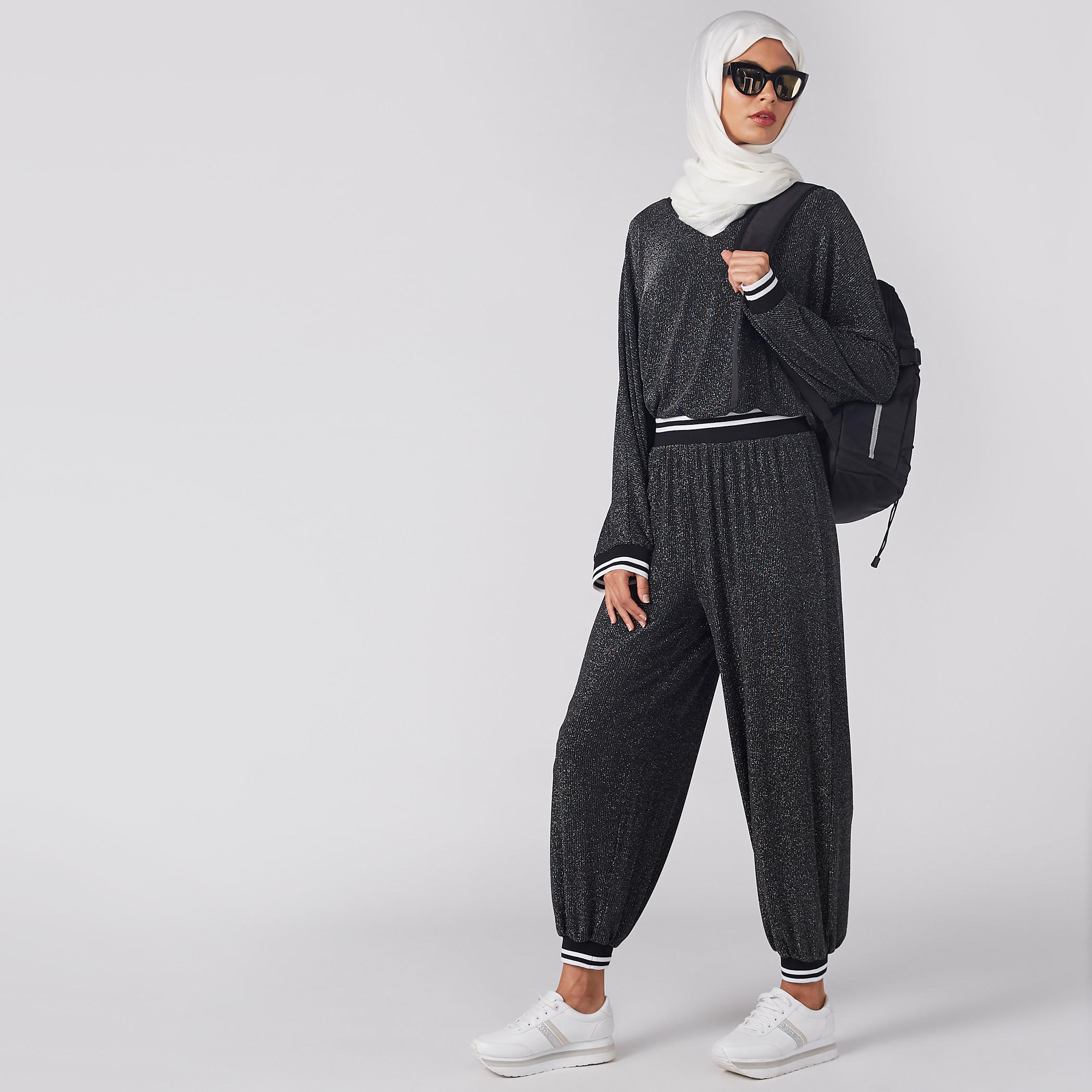 بنطال رياضي بارز الملمس بخصر مطاطي-women-clothing-bottoms-joggers-image-2