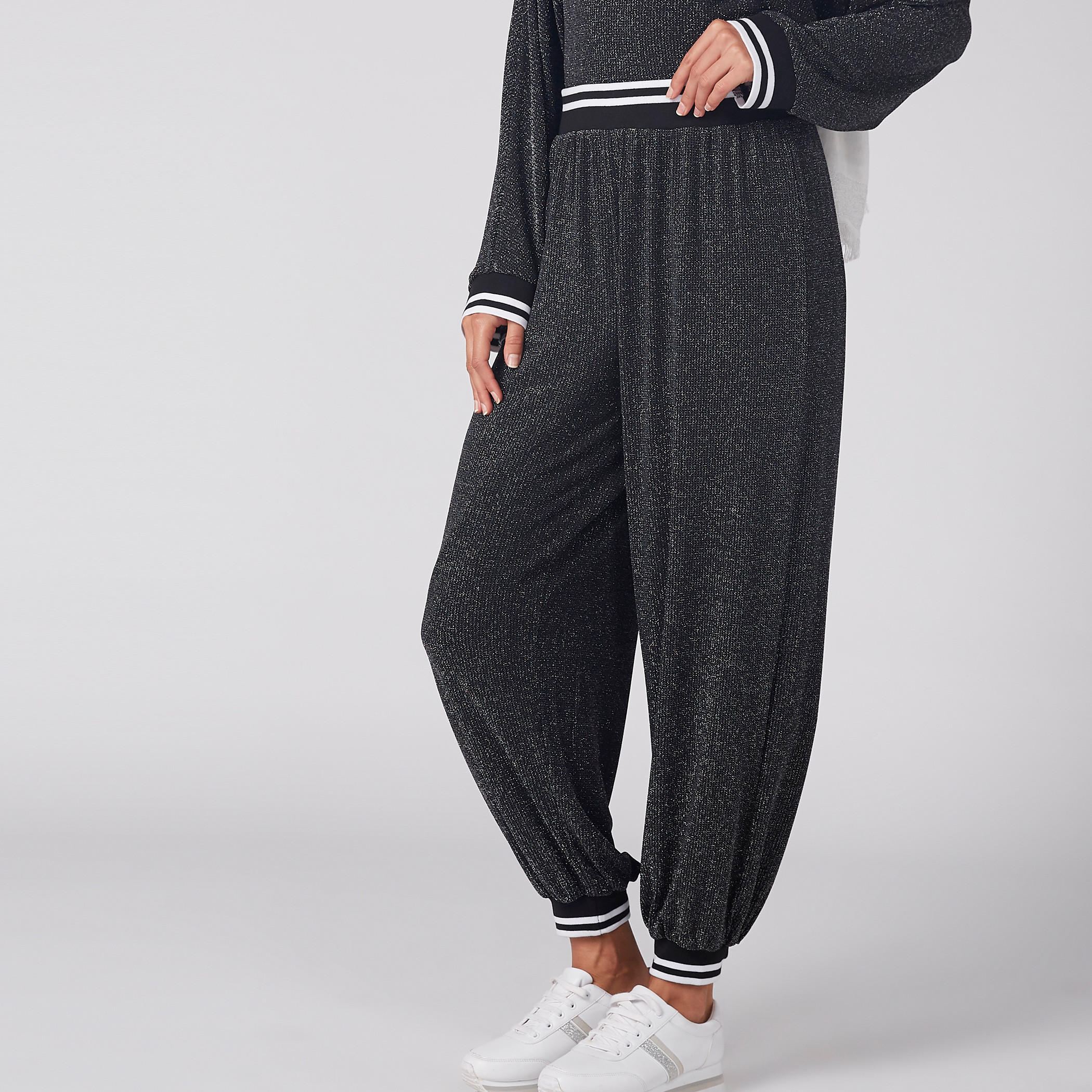 بنطال رياضي بارز الملمس بخصر مطاطي-women-clothing-bottoms-joggers-image-4