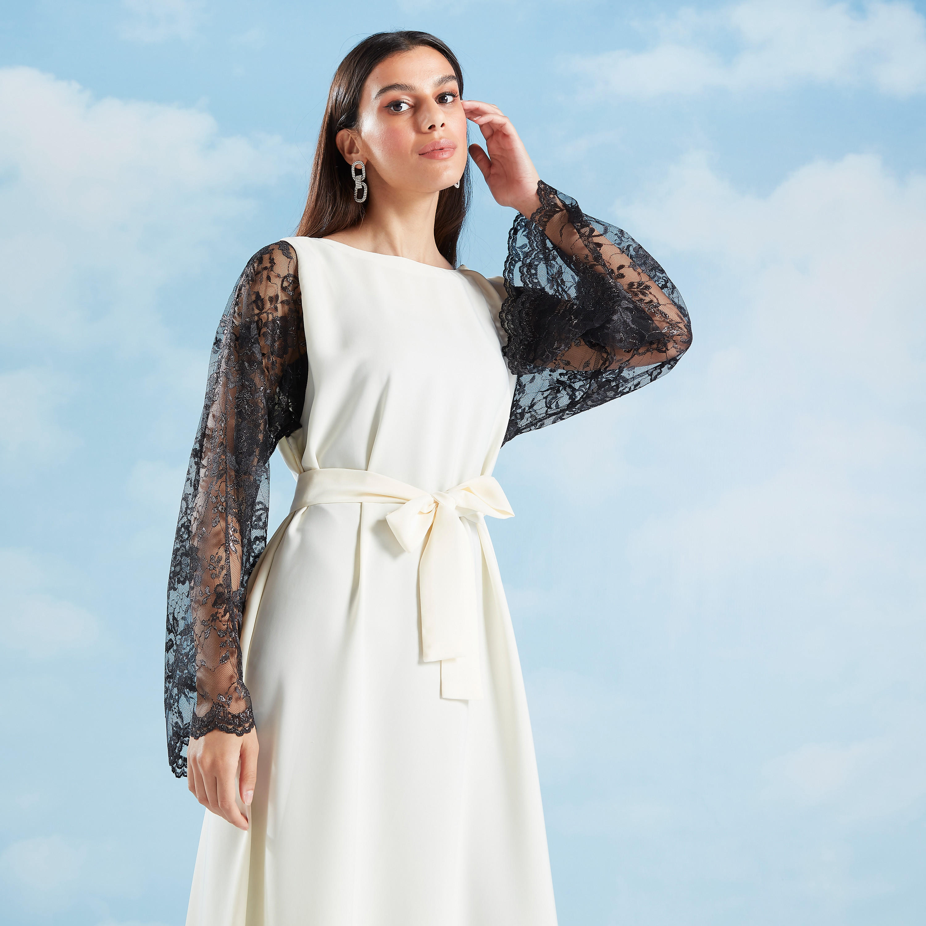 Solid Abaya with Lace Flared Sleeves and Tie Ups-women-arabicclothing-abayas-image-3