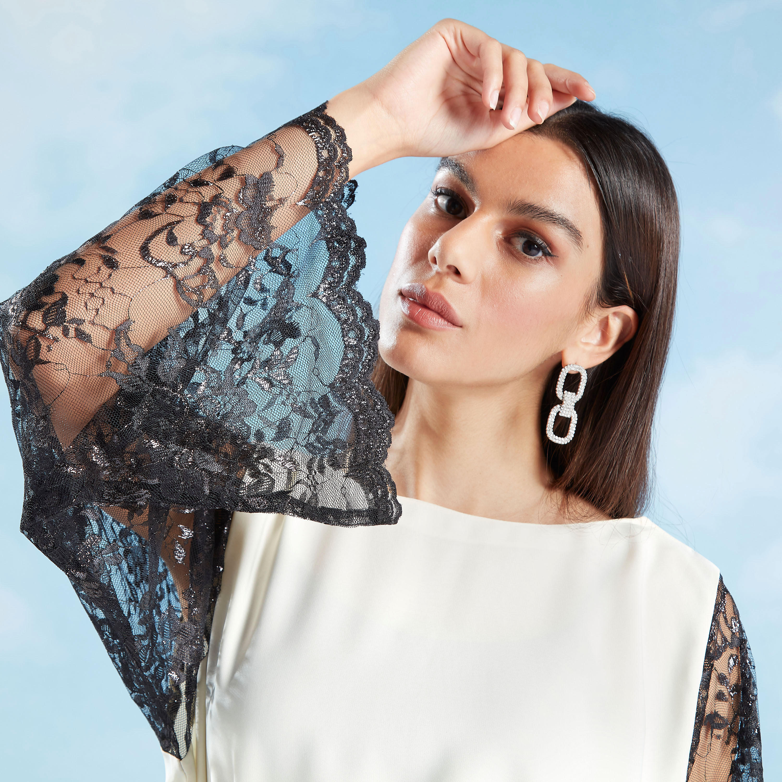 Solid Abaya with Lace Flared Sleeves and Tie Ups-women-arabicclothing-abayas-image-9