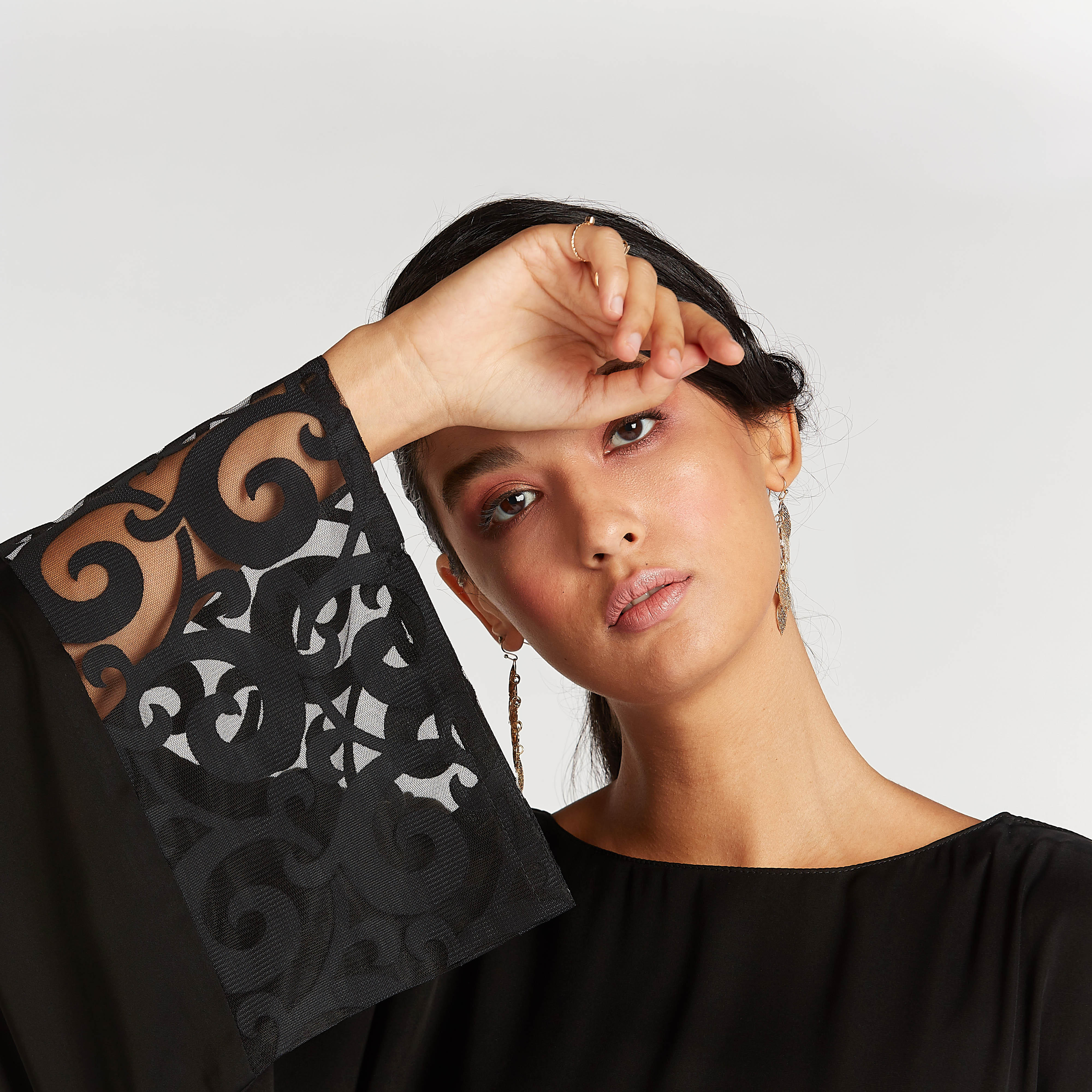 Solid Abaya with Lace Flared Sleeves and Tie Ups-women-arabicclothing-abayas-image-4