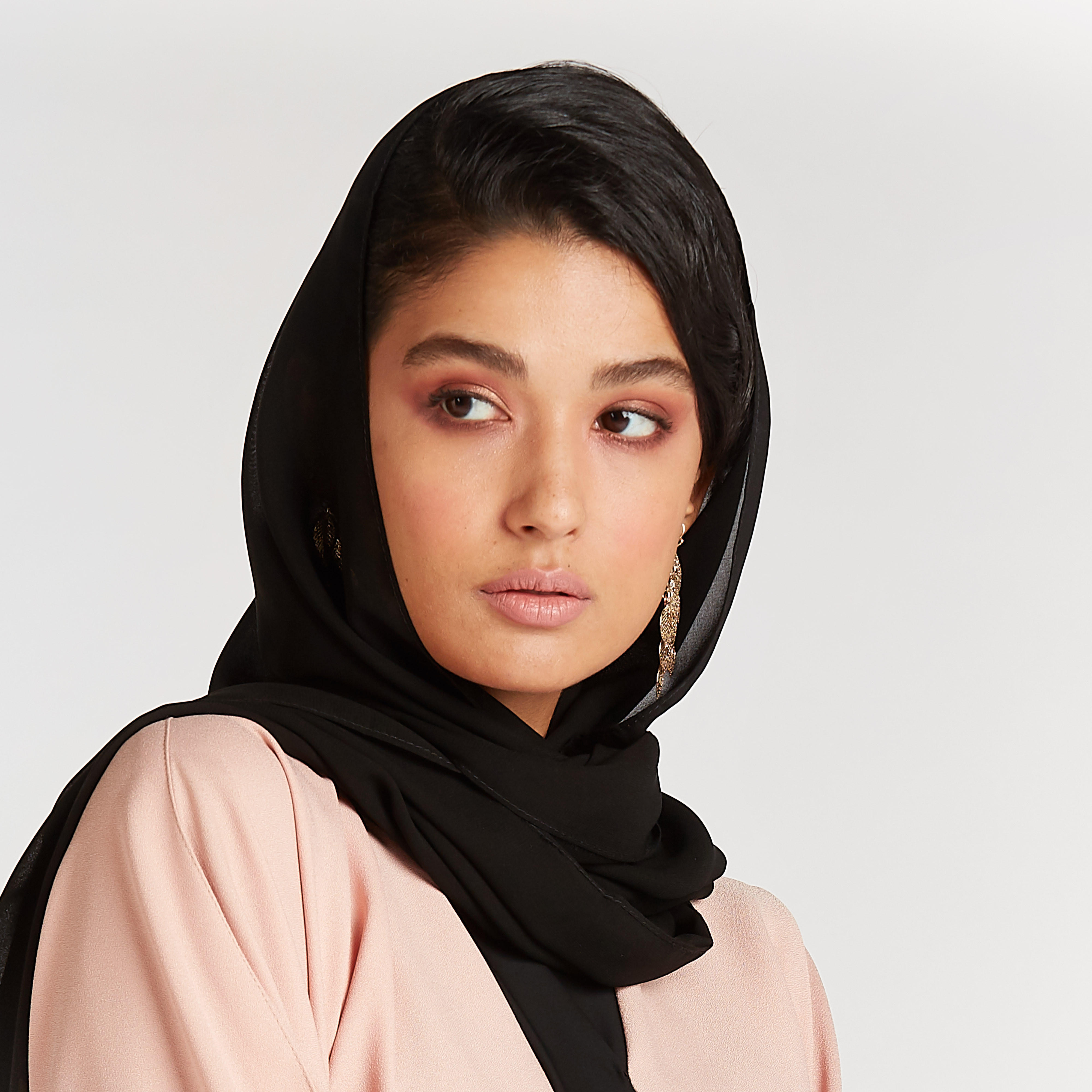 عباية بأكمام واسعة وأربطة وطبعات-women-arabicclothing-abayas-image-5