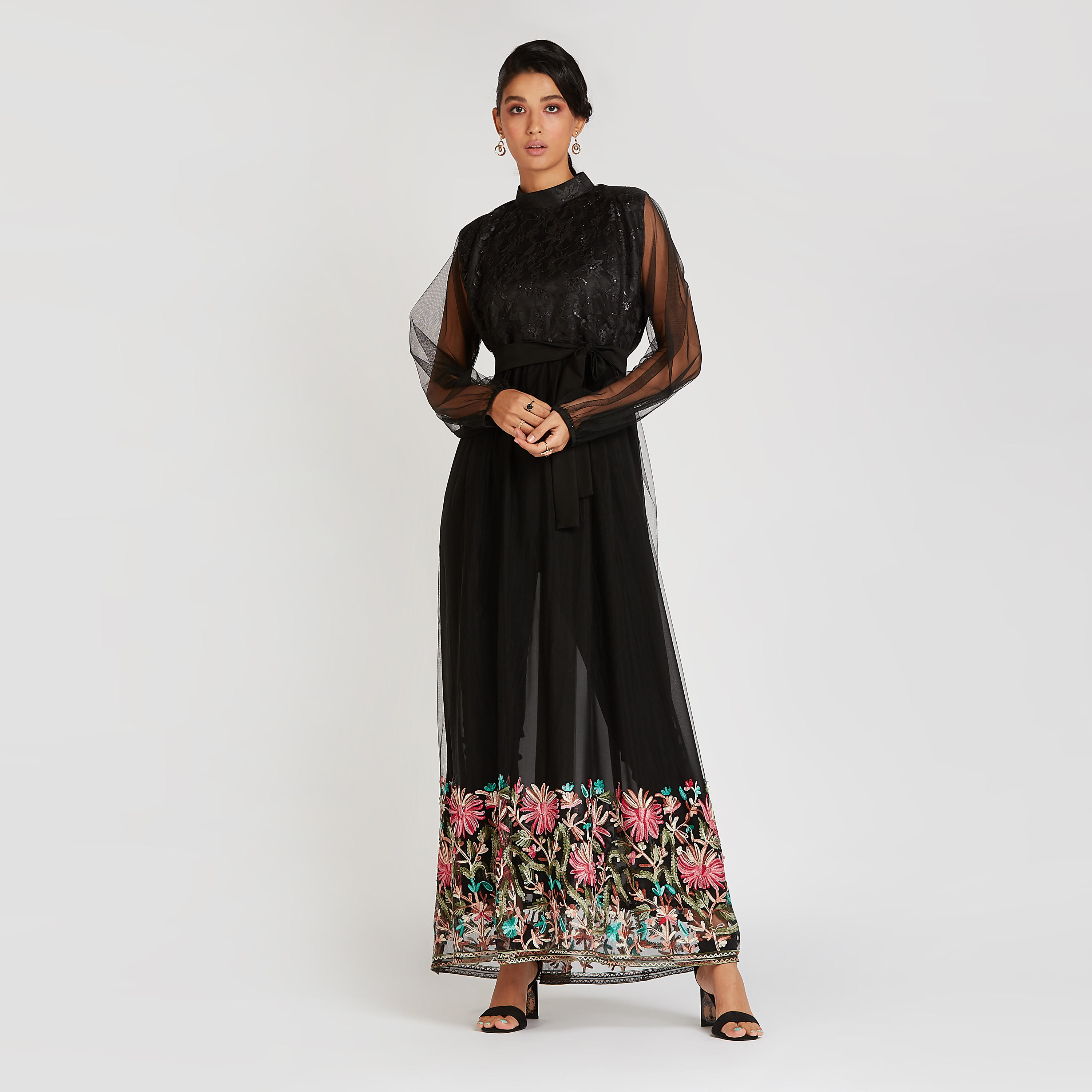 عباية مطرزة بأكمام طويلة شبكيّة وأربطة-women-arabicclothing-abayas-image-1