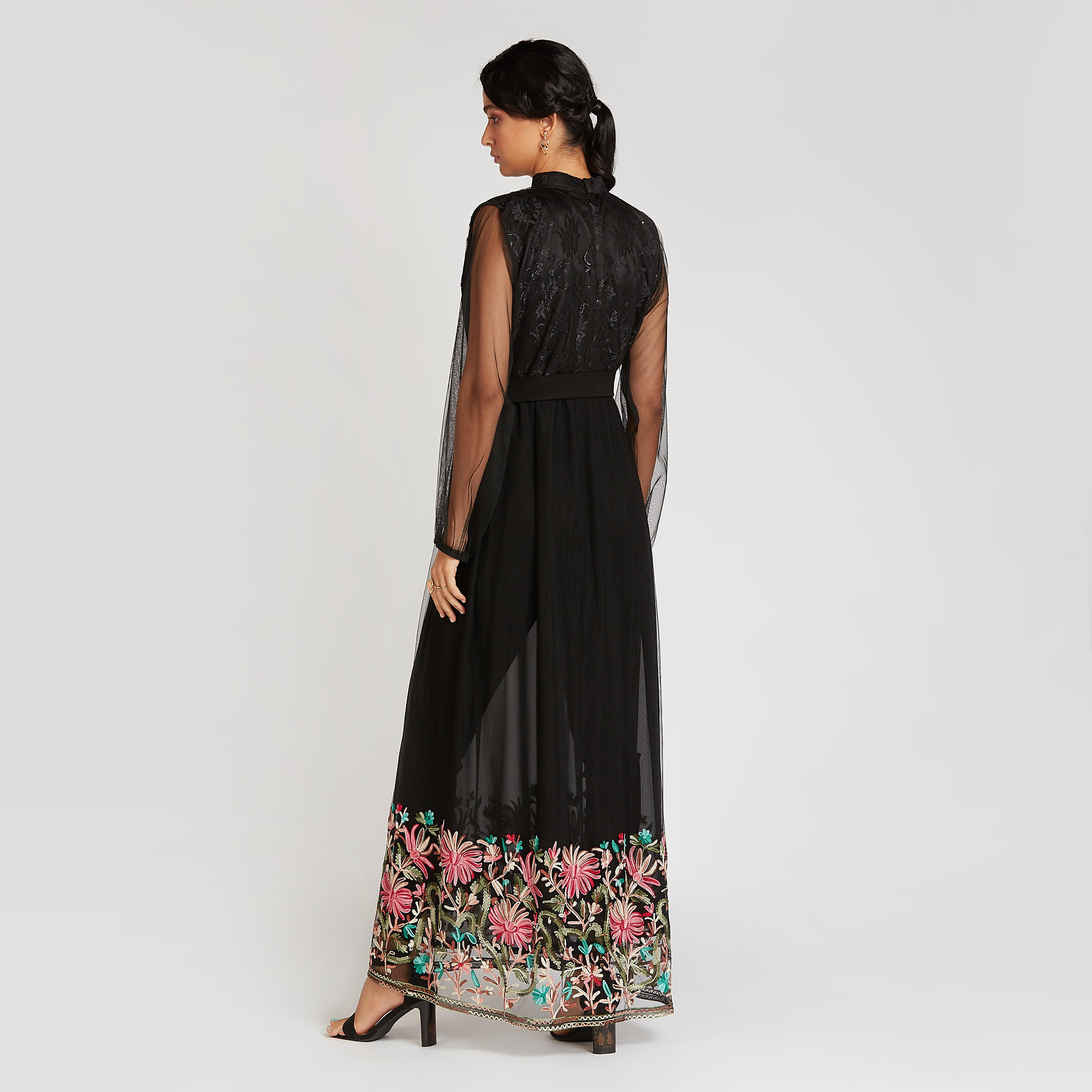 عباية مطرزة بأكمام طويلة شبكيّة وأربطة-women-arabicclothing-abayas-image-3
