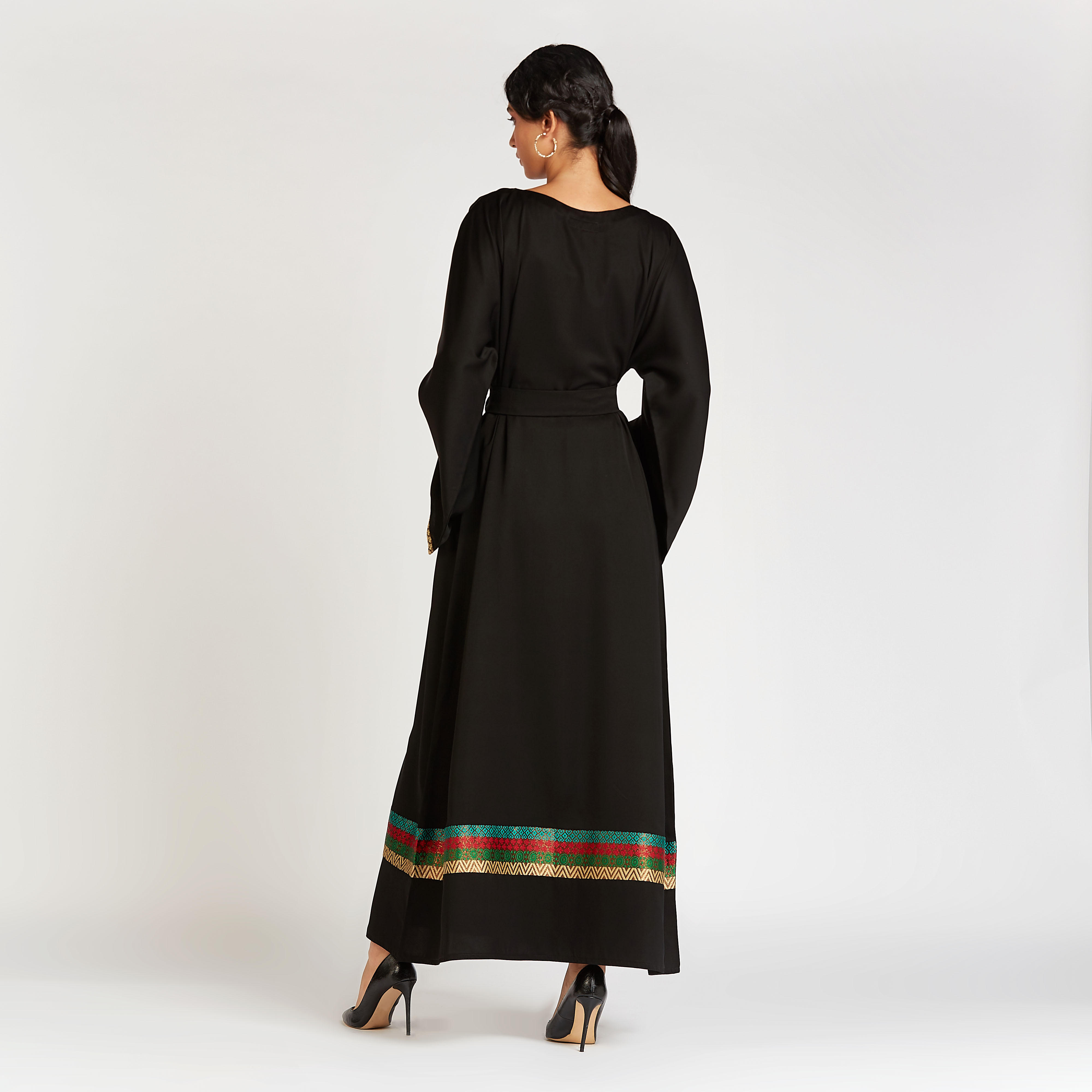 عباية مطرّزة بأكمام واسعة وتفاصيل جيوب-women-arabicclothing-abayas-image-3
