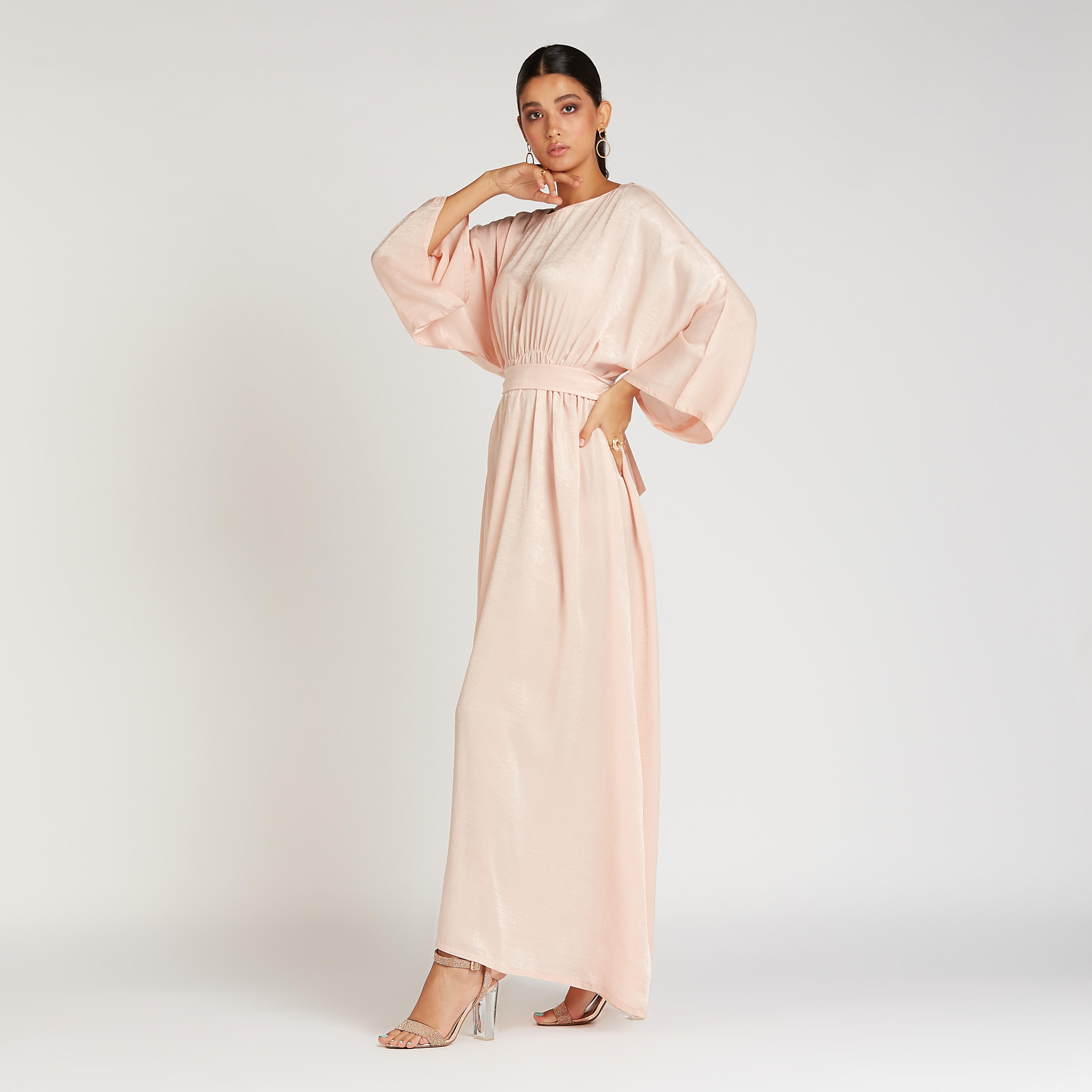 عباية بارزة الملمس بأكمام واسعة وأربطة-women-arabicclothing-abayas-image-2