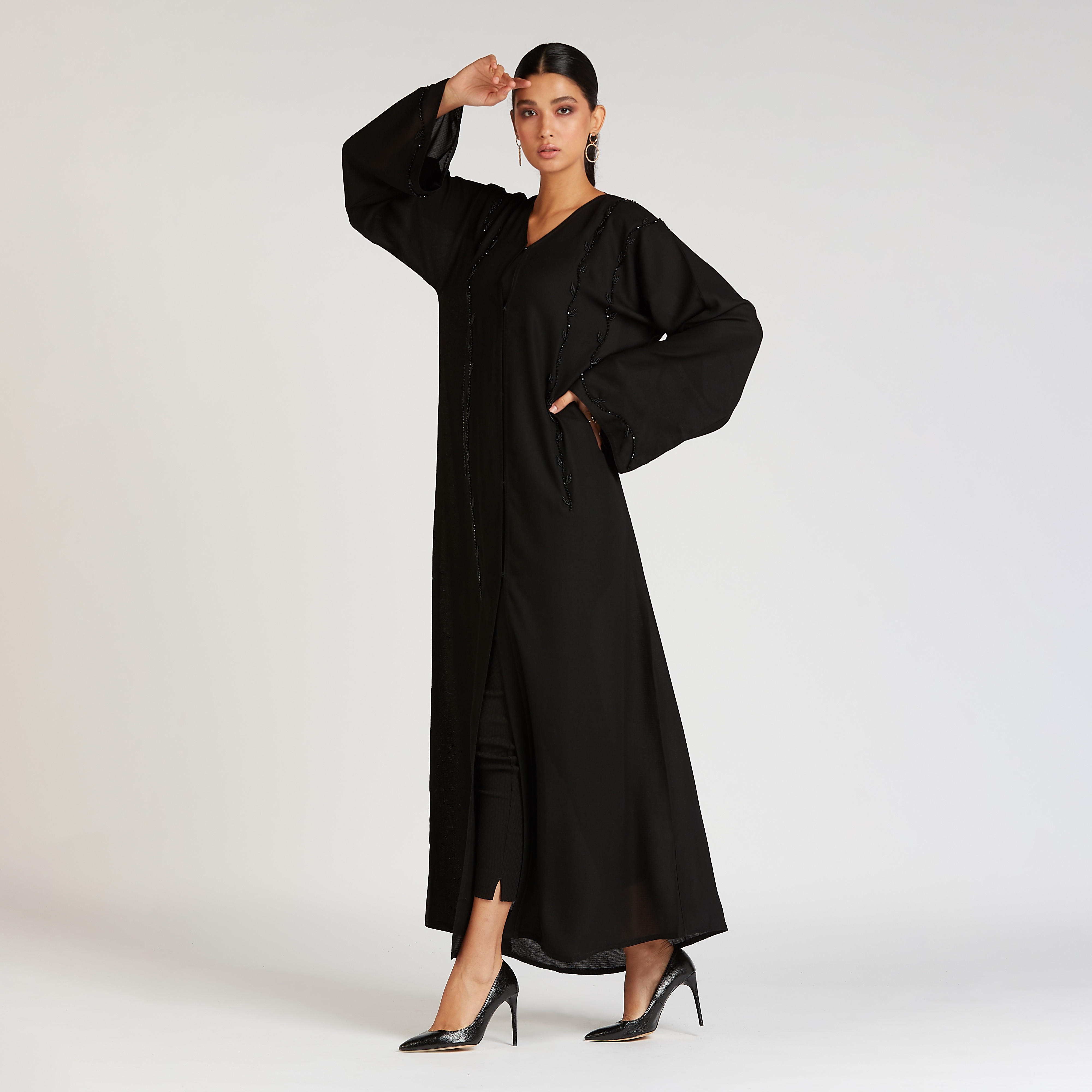 عباية مزيّنة بأكمام واسعة وتفاصيل جيوب-women-arabicclothing-abayas-image-2