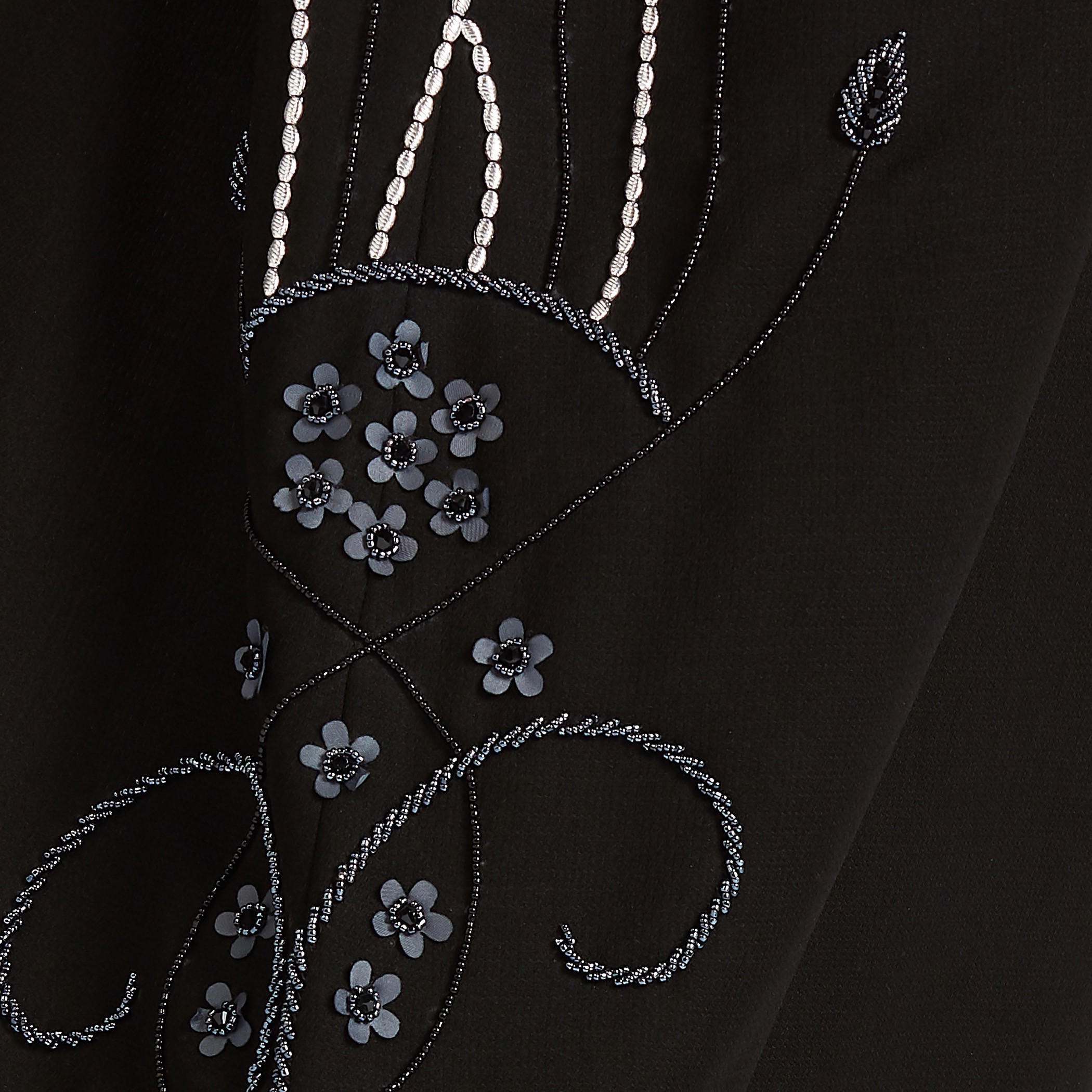 عباية مزيّنة بياقة V وأكمام واسعة-women-arabicclothing-abayas-image-5