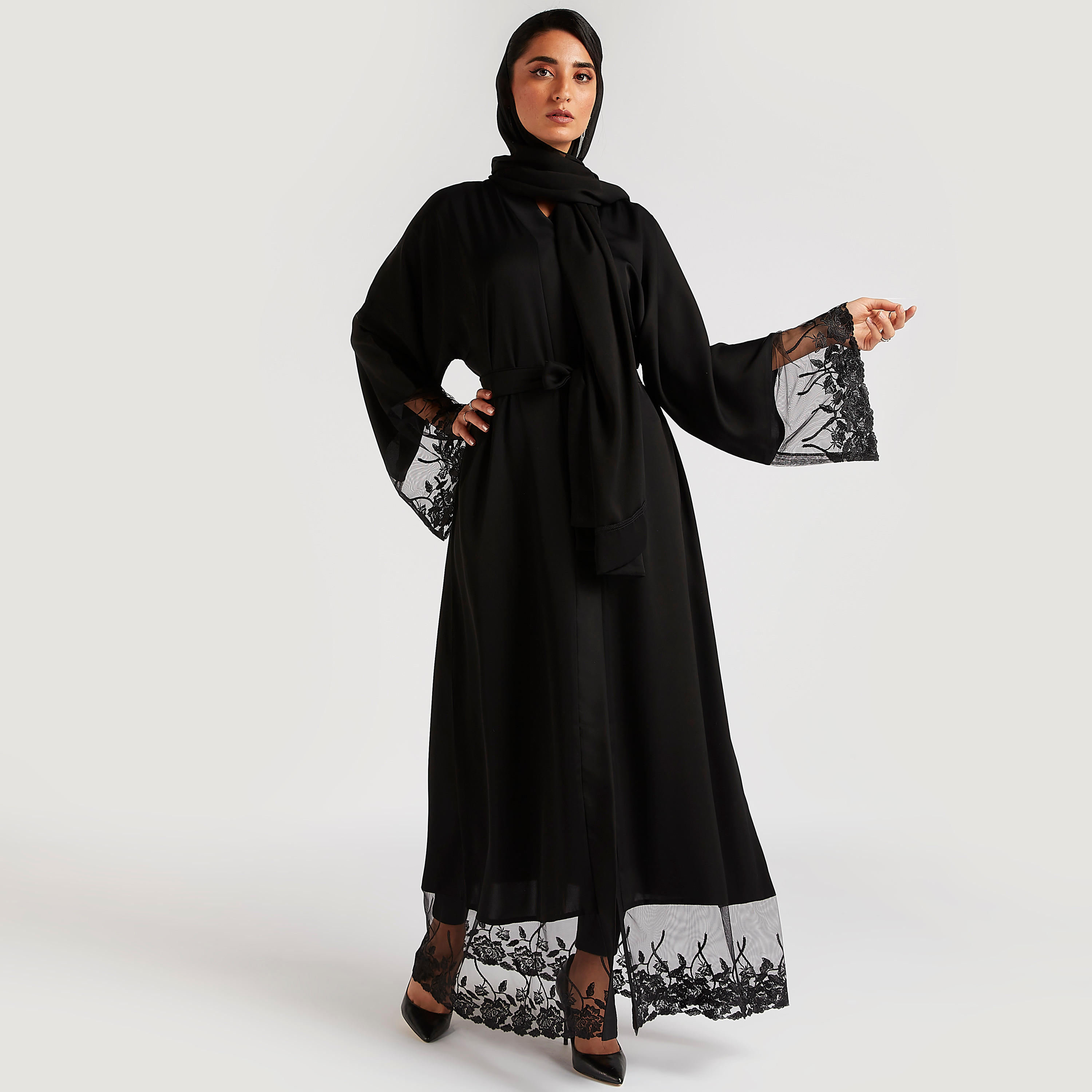 عباية مطرزة بجيوب وحزام رباط-women-arabicclothing-abayas-image-4