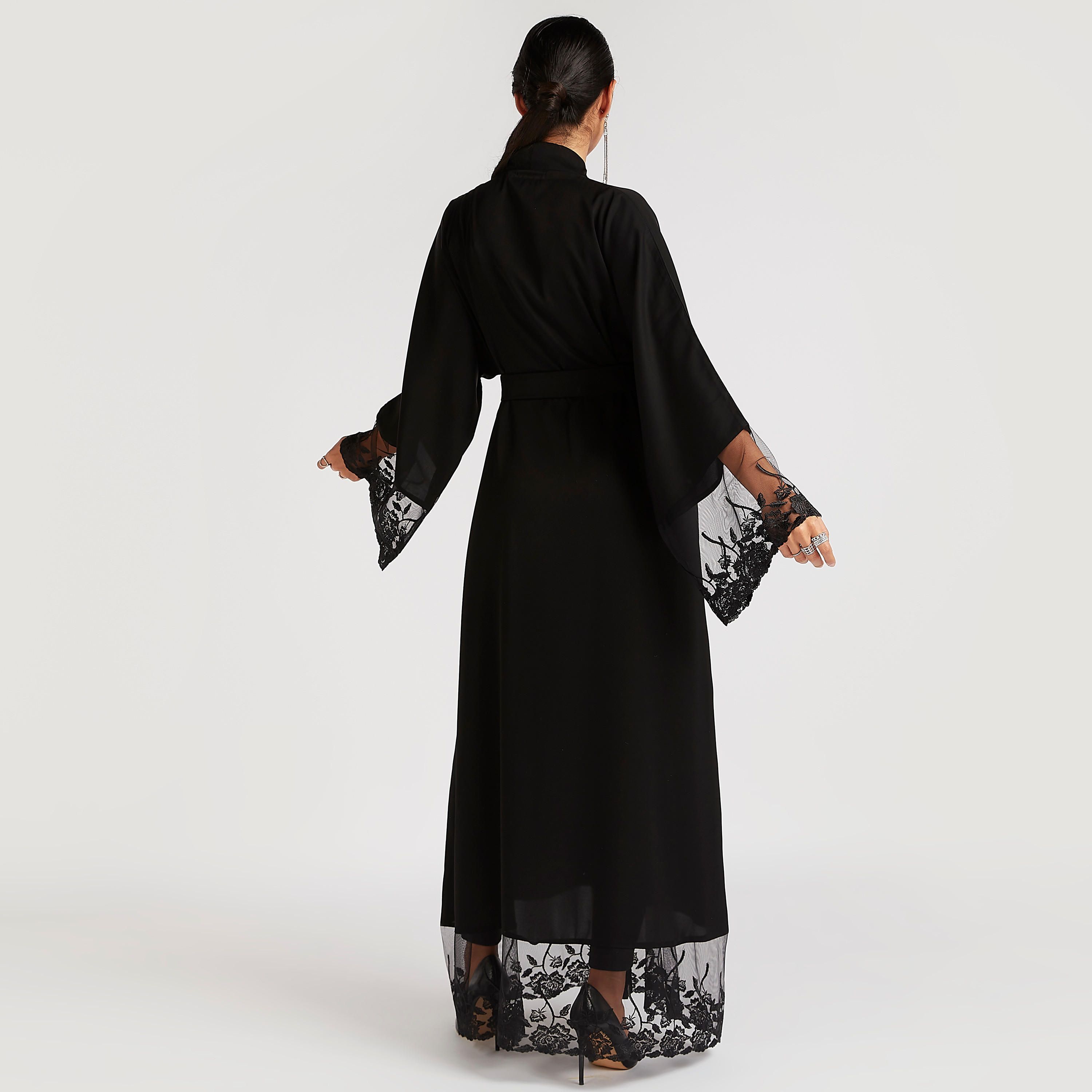 عباية مطرزة بجيوب وحزام رباط-women-arabicclothing-abayas-image-5